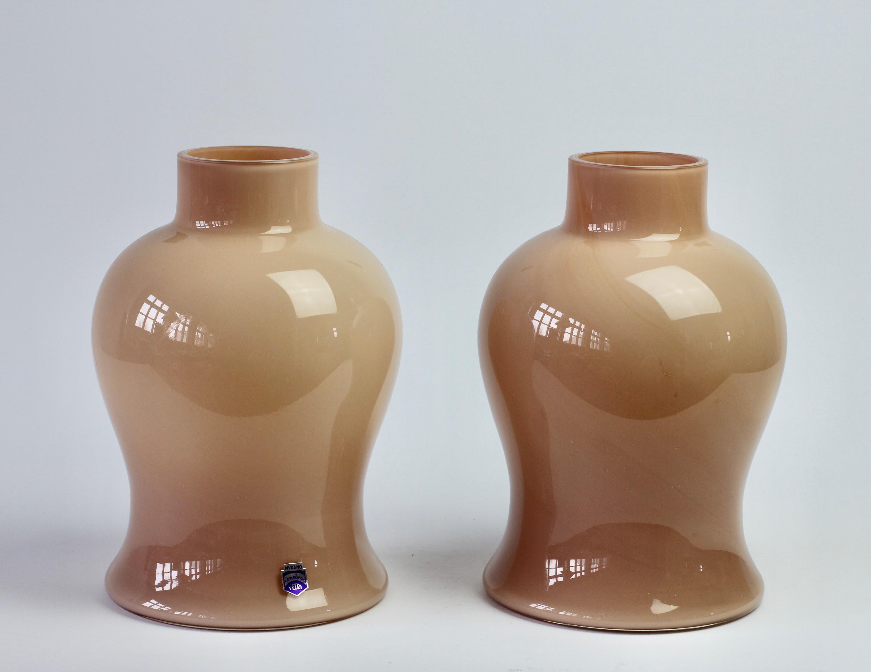 Cenedese Pair of Nude Pink Vintage Midcentury Italian Murano Art Glass Vases For Sale 1