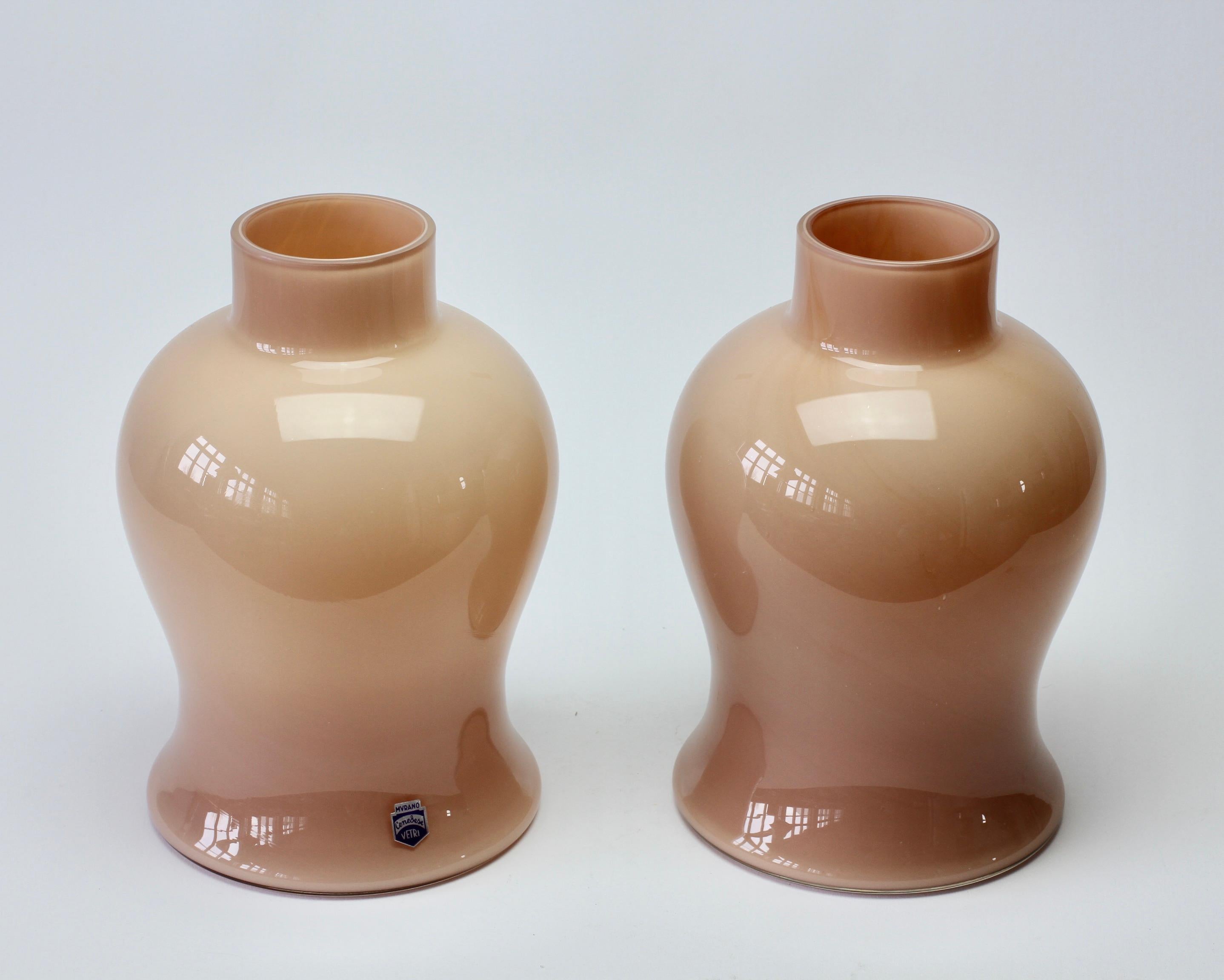 Cenedese Pair of Nude Pink Vintage Midcentury Italian Murano Art Glass Vases For Sale 2