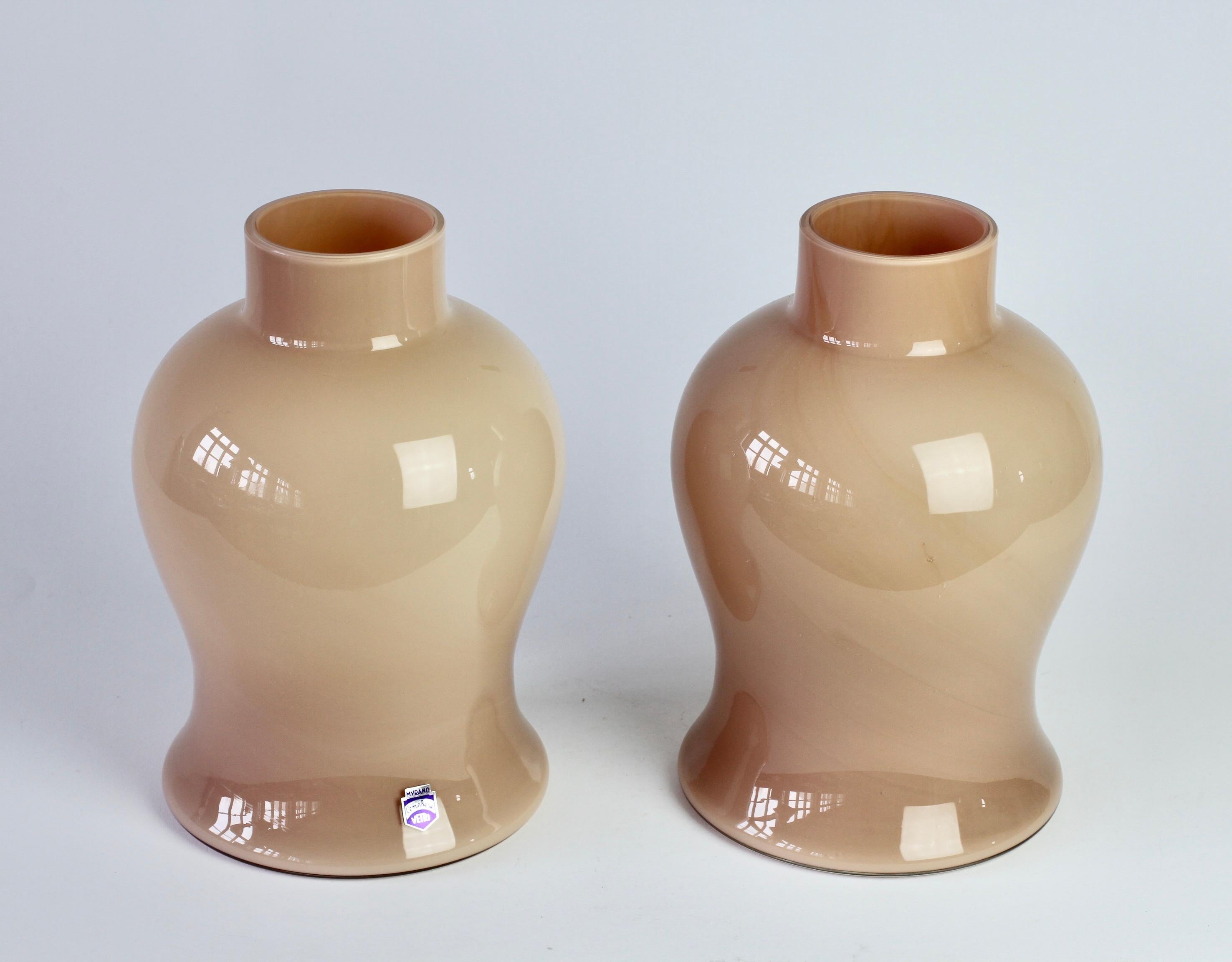 Cenedese Pair of Nude Pink Vintage Midcentury Italian Murano Art Glass Vases For Sale 3
