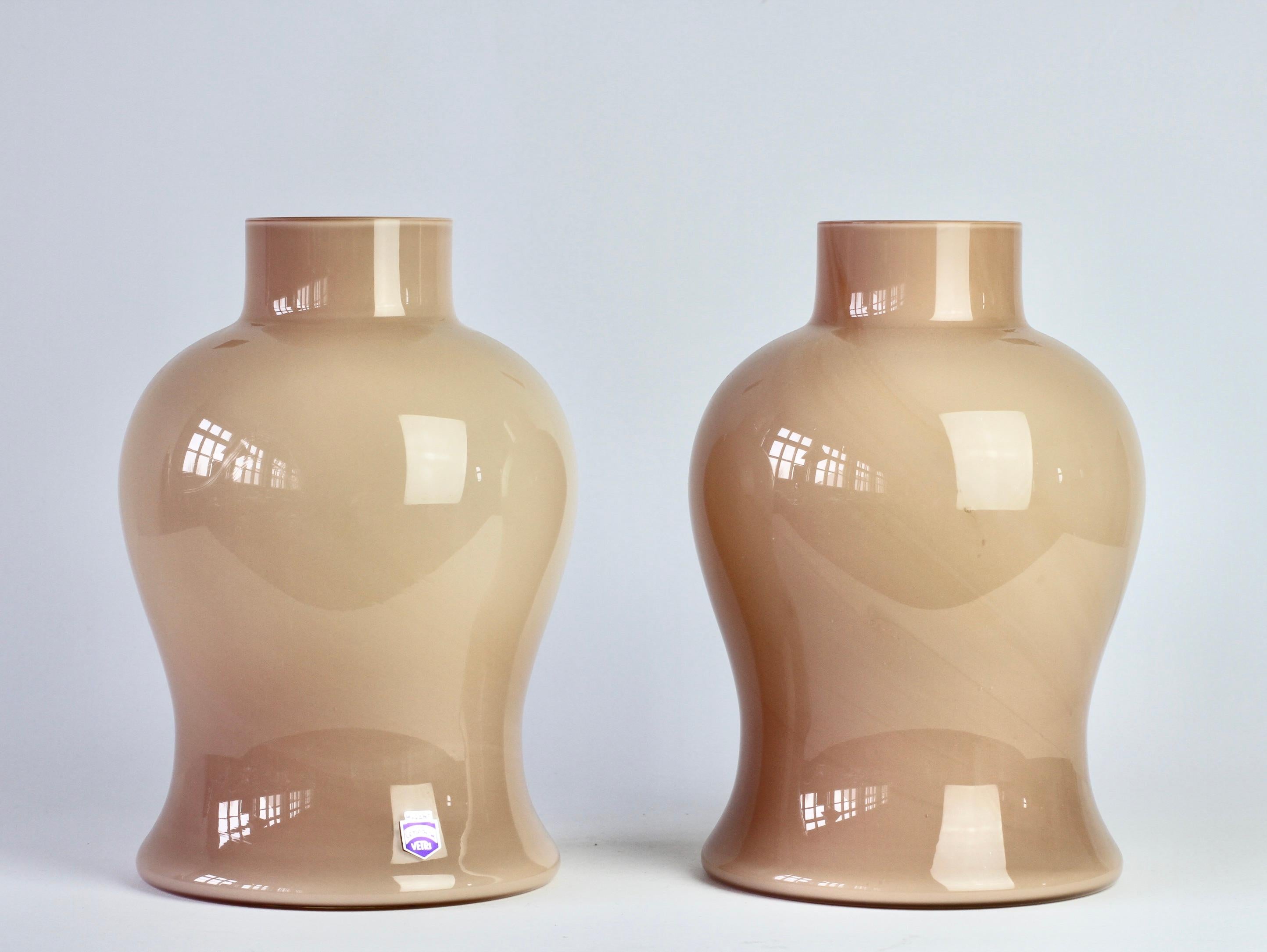 20th Century Cenedese Pair of Nude Pink Vintage Midcentury Italian Murano Art Glass Vases For Sale