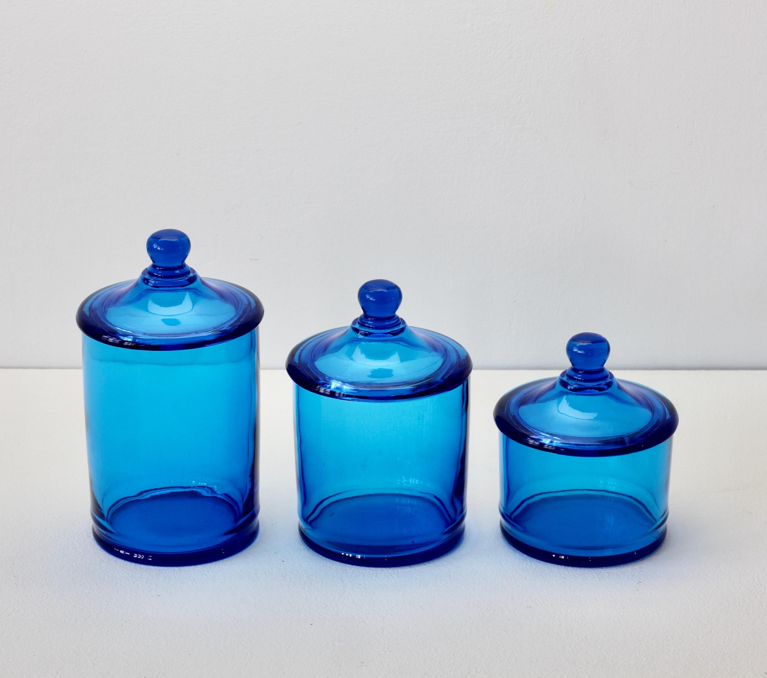 Cenedese Rare Vintage Trio von blauem Glas Apotheke Deckel Jars Murano Italien im Zustand „Hervorragend“ im Angebot in Landau an der Isar, Bayern