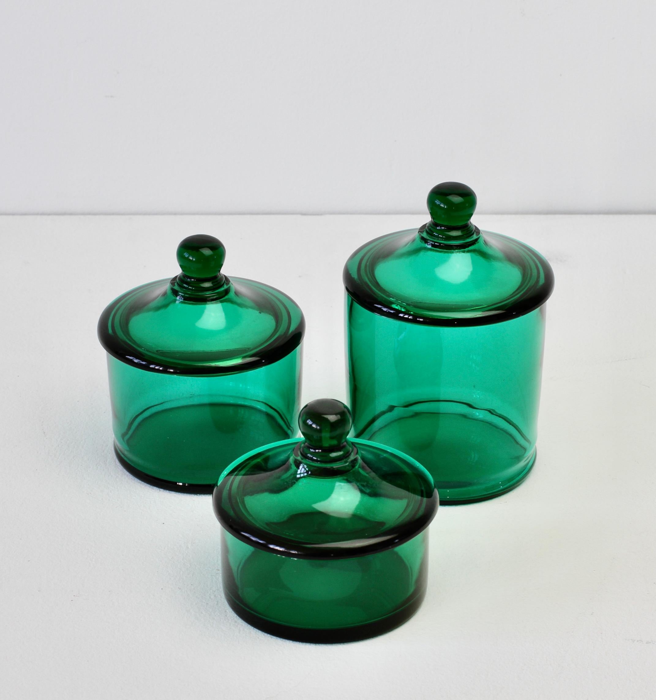 Cenedese Rare Vintage Trio of Green Glass Apothecary Lidded Jars Murano Italy For Sale 1