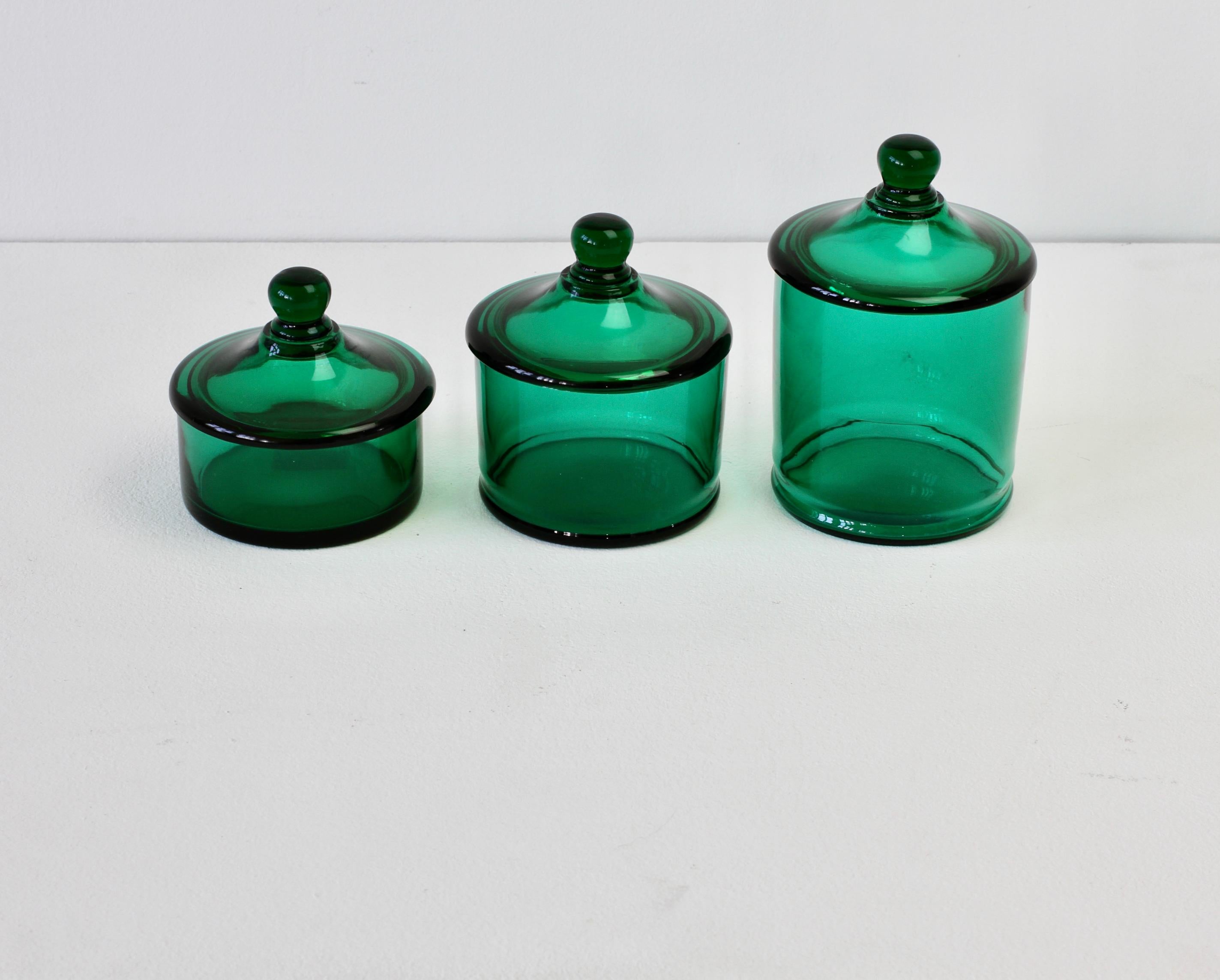 Cenedese Rare Vintage Trio of Green Glass Apothecary Lidded Jars Murano Italy For Sale 2