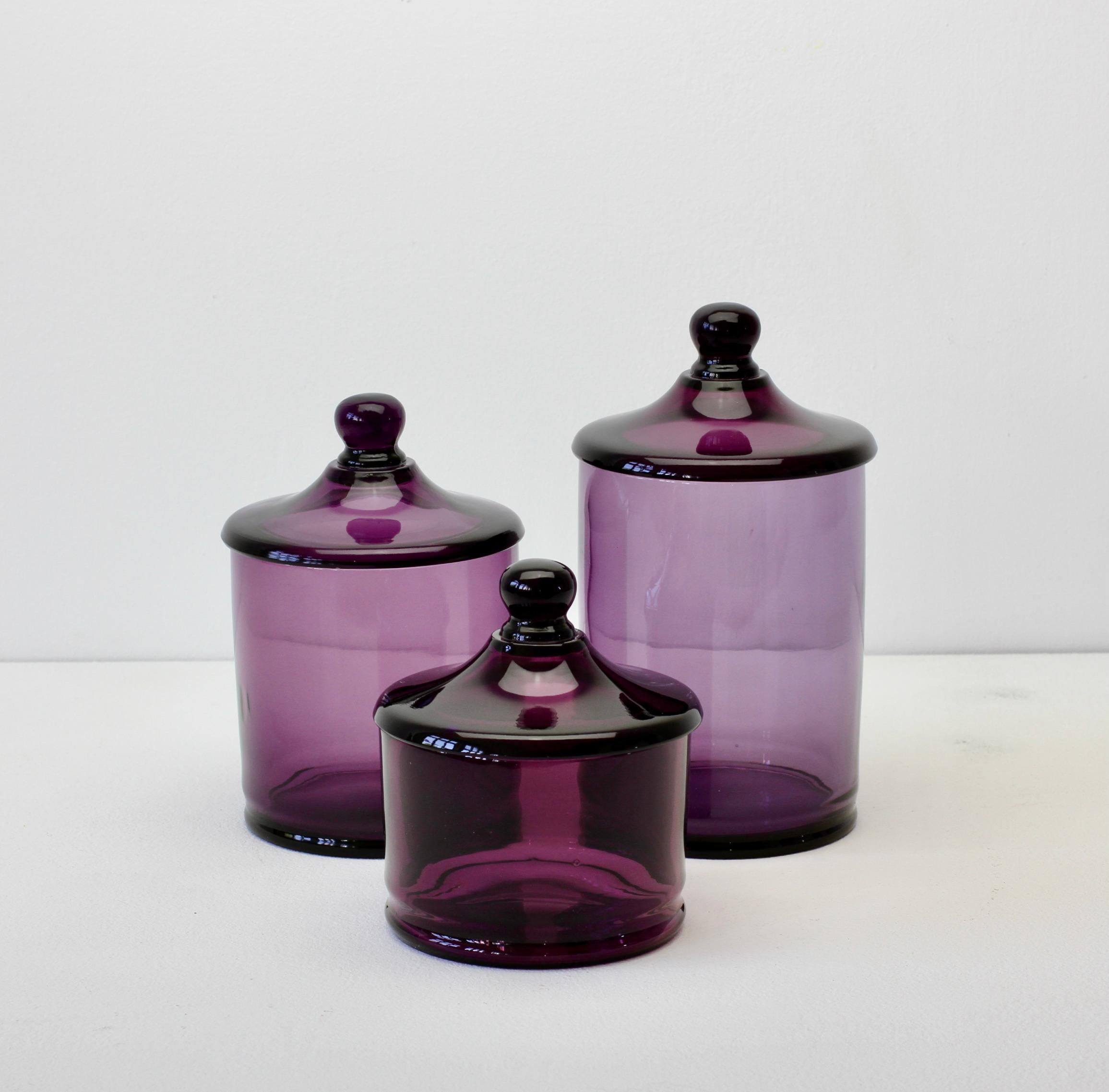 italien Trio rare de pots d'apothicaire à couvercle en verre violet Cenedese Vintage de Murano Italie 2 en vente