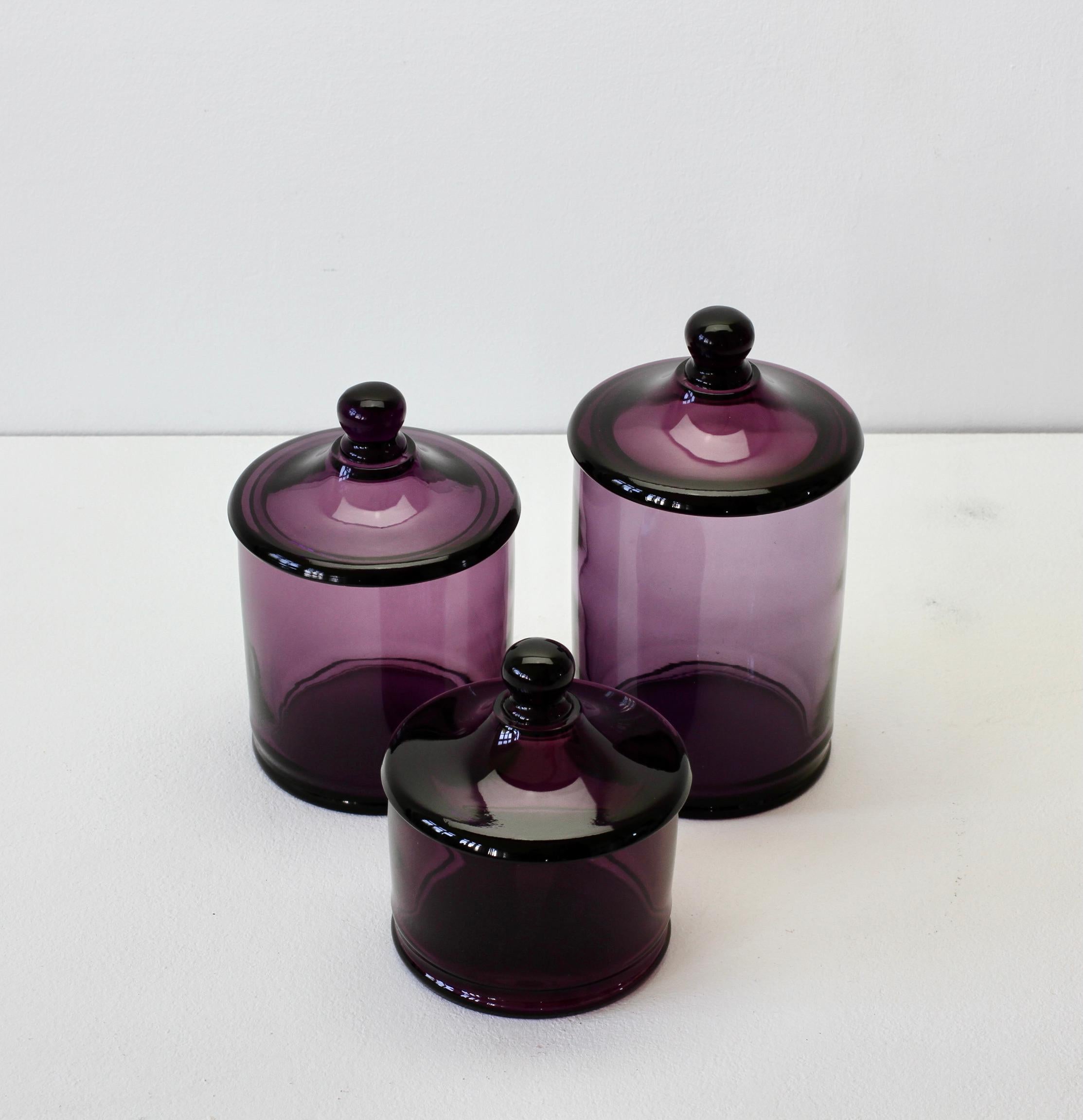 Trio rare de pots d'apothicaire à couvercle en verre violet Cenedese Vintage de Murano Italie 2 en vente 1