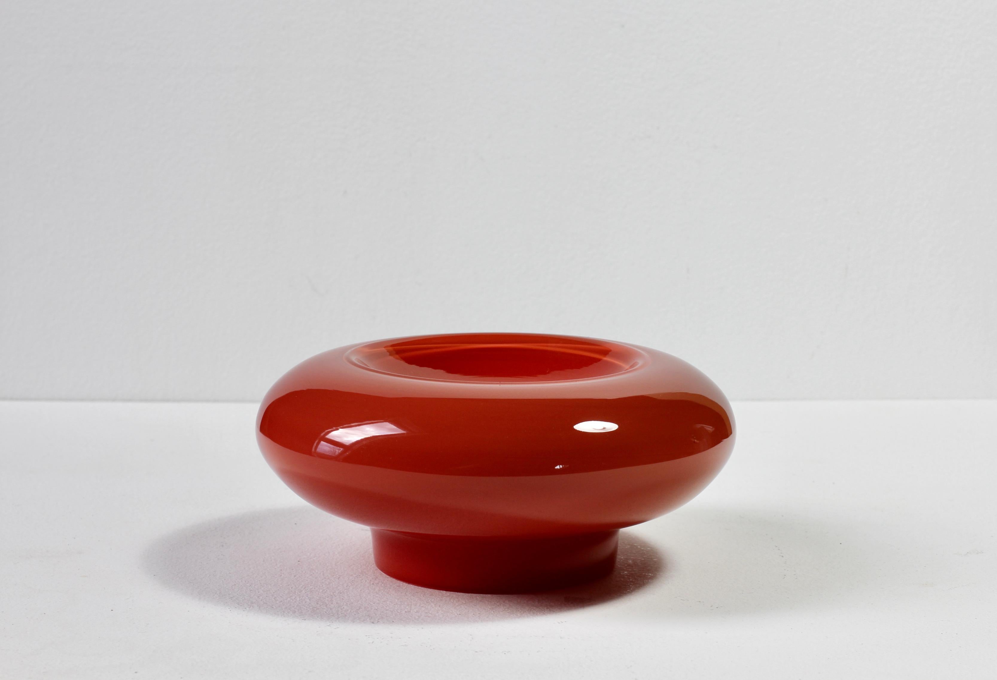italien Cenedese Red Mid-Century Modernity Italian Murano Glass Bowl or Vase attr. Nason