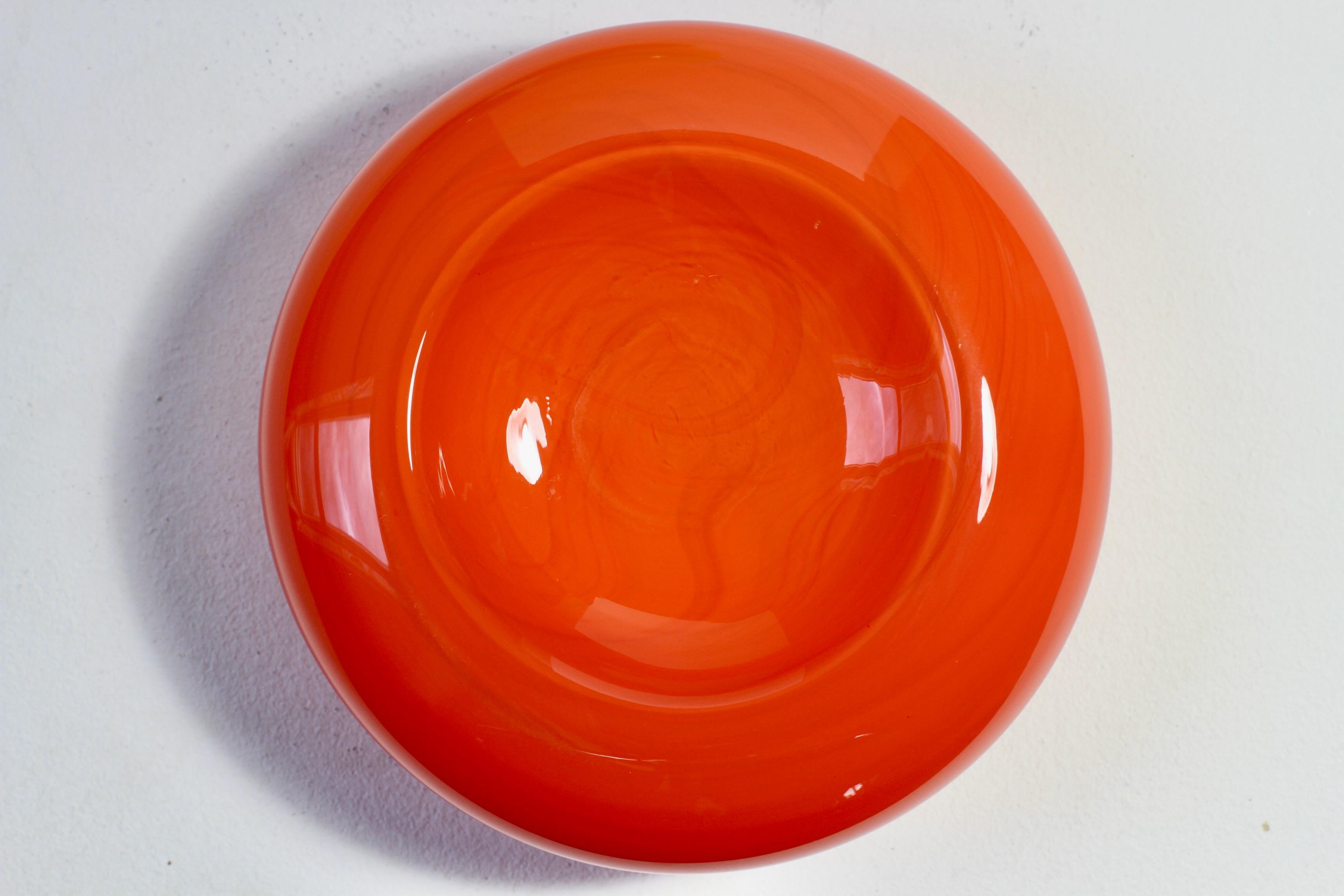 italien Cenedese Red Mid-Century Modernity Italian Murano Glass Bowl or Vase attr. Nason en vente