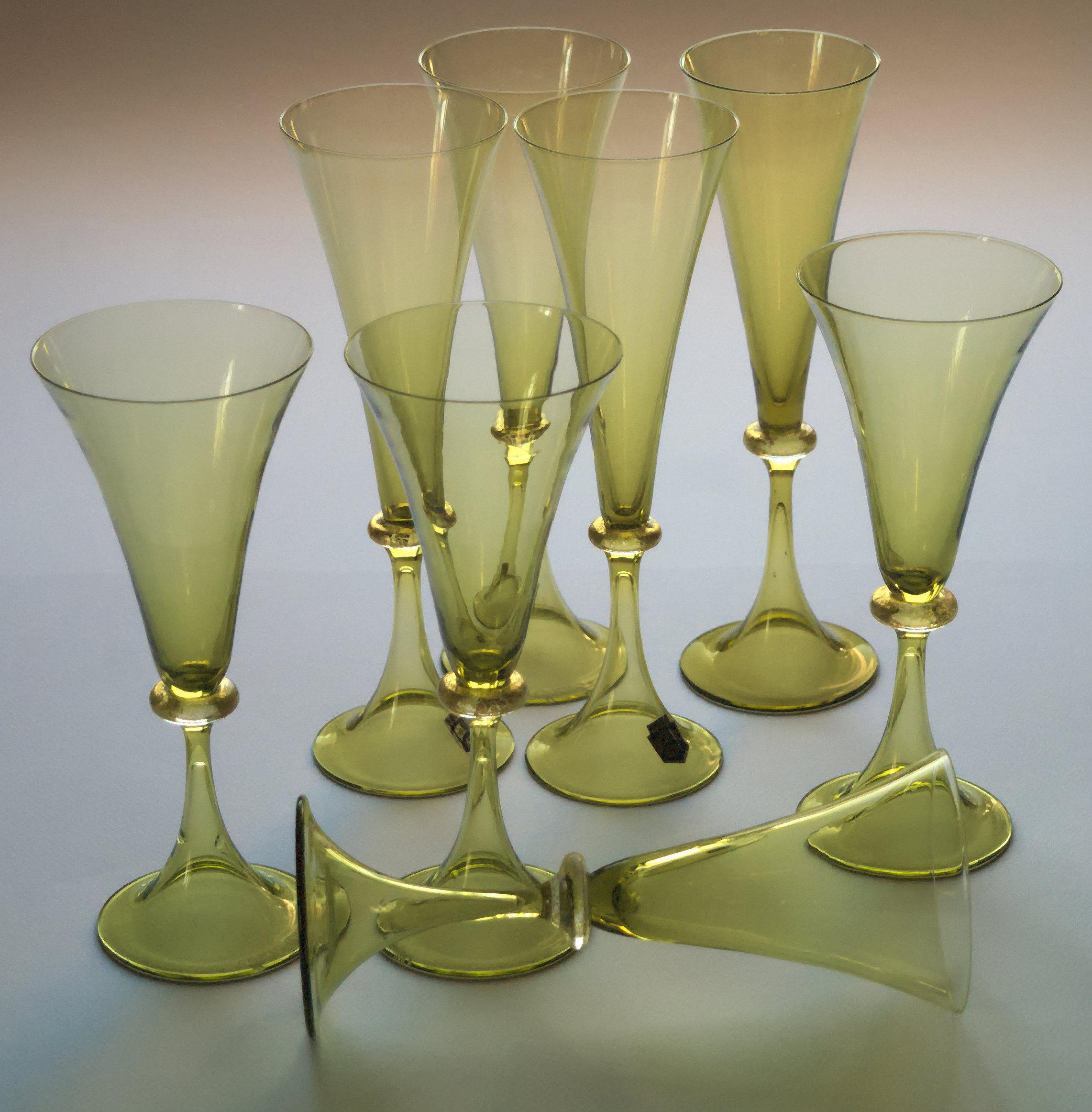 Cenedese Set of 8 Flutes Wine, Murano Green Glass Fume Gold Leaf, Signed Label 2