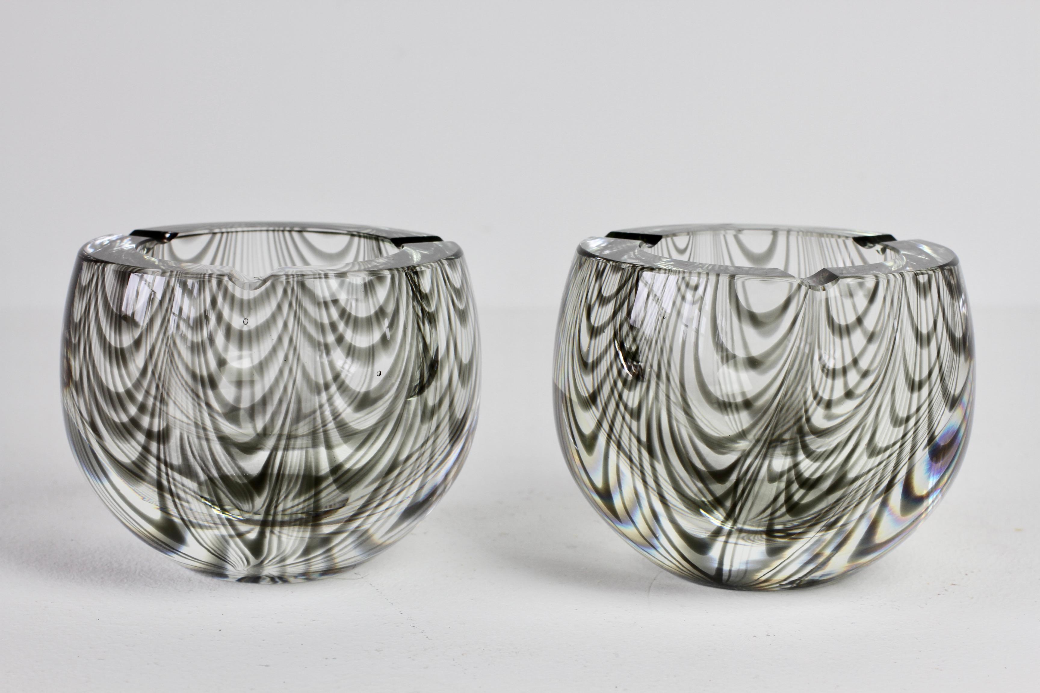 Mid-Century Modern Cenedese Signed 1970s Pair of Italian Grey 'Zebrato' Clear Murano Glass Ashtrays For Sale