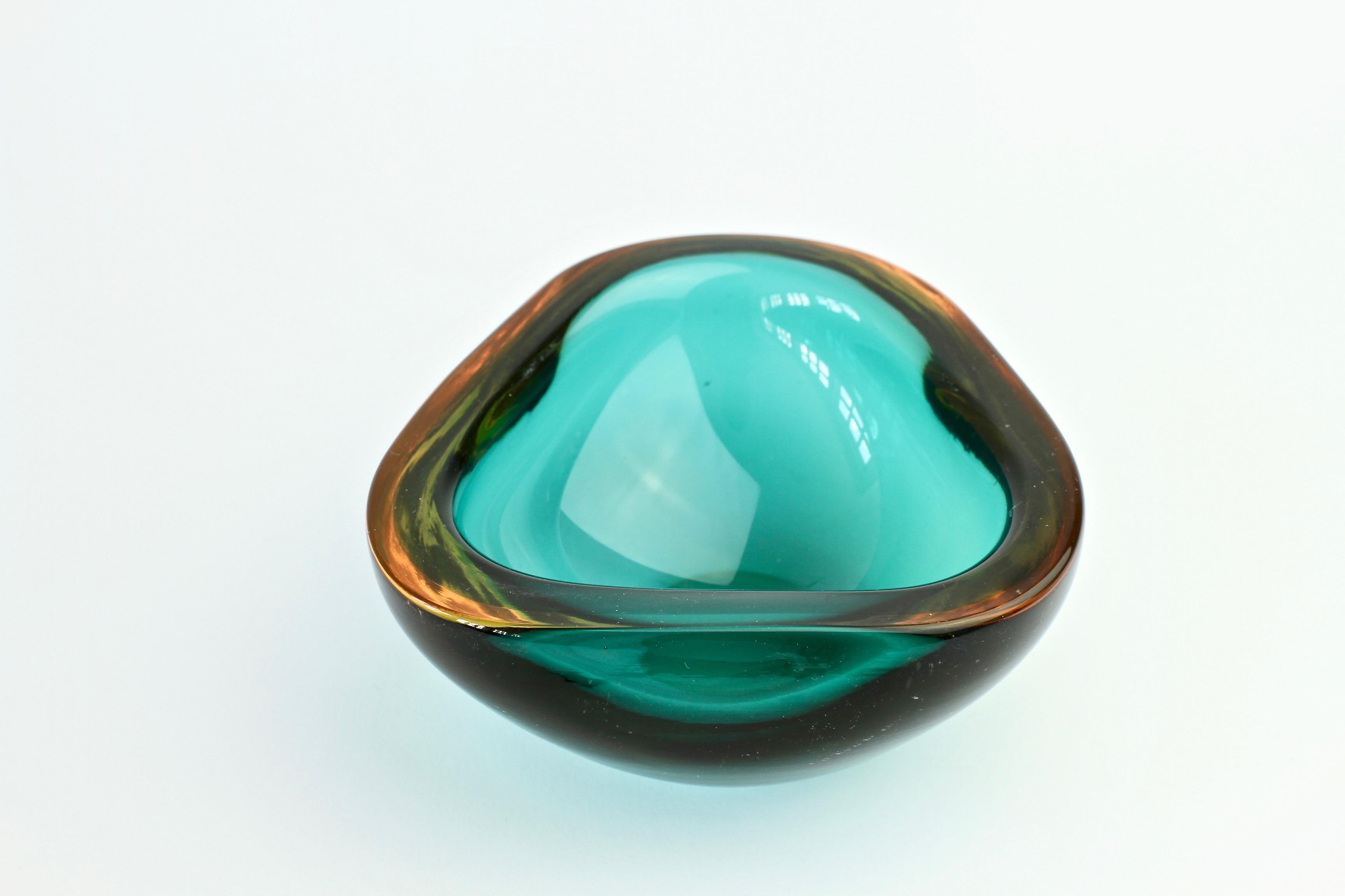 Mid-Century Modern Cenedese Signed Green and Amber Colored Italian Murano Glass Bowl, circa 1960