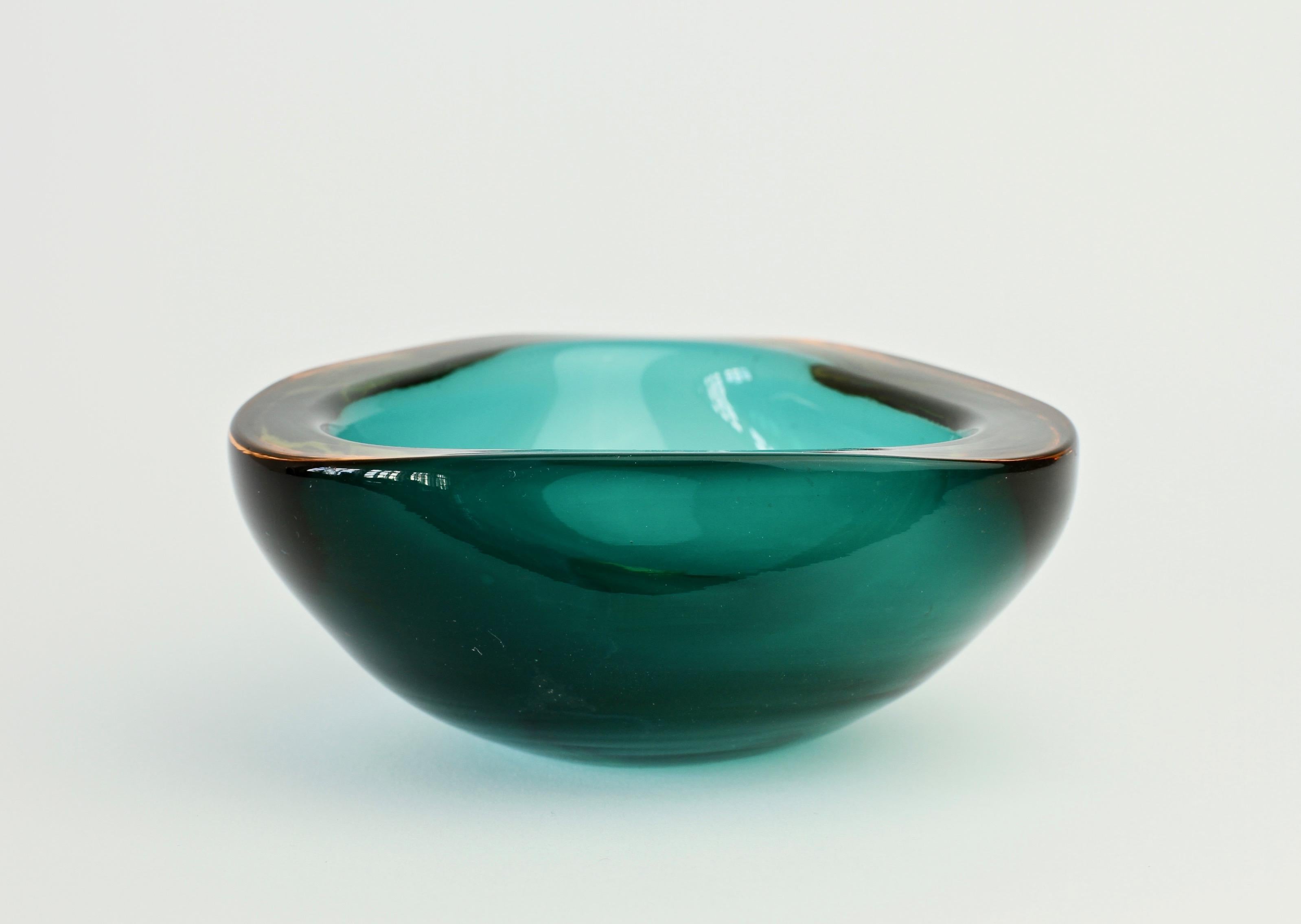 Cenedese Signed Green and Amber Colored Italian Murano Glass Bowl, circa 1960 3
