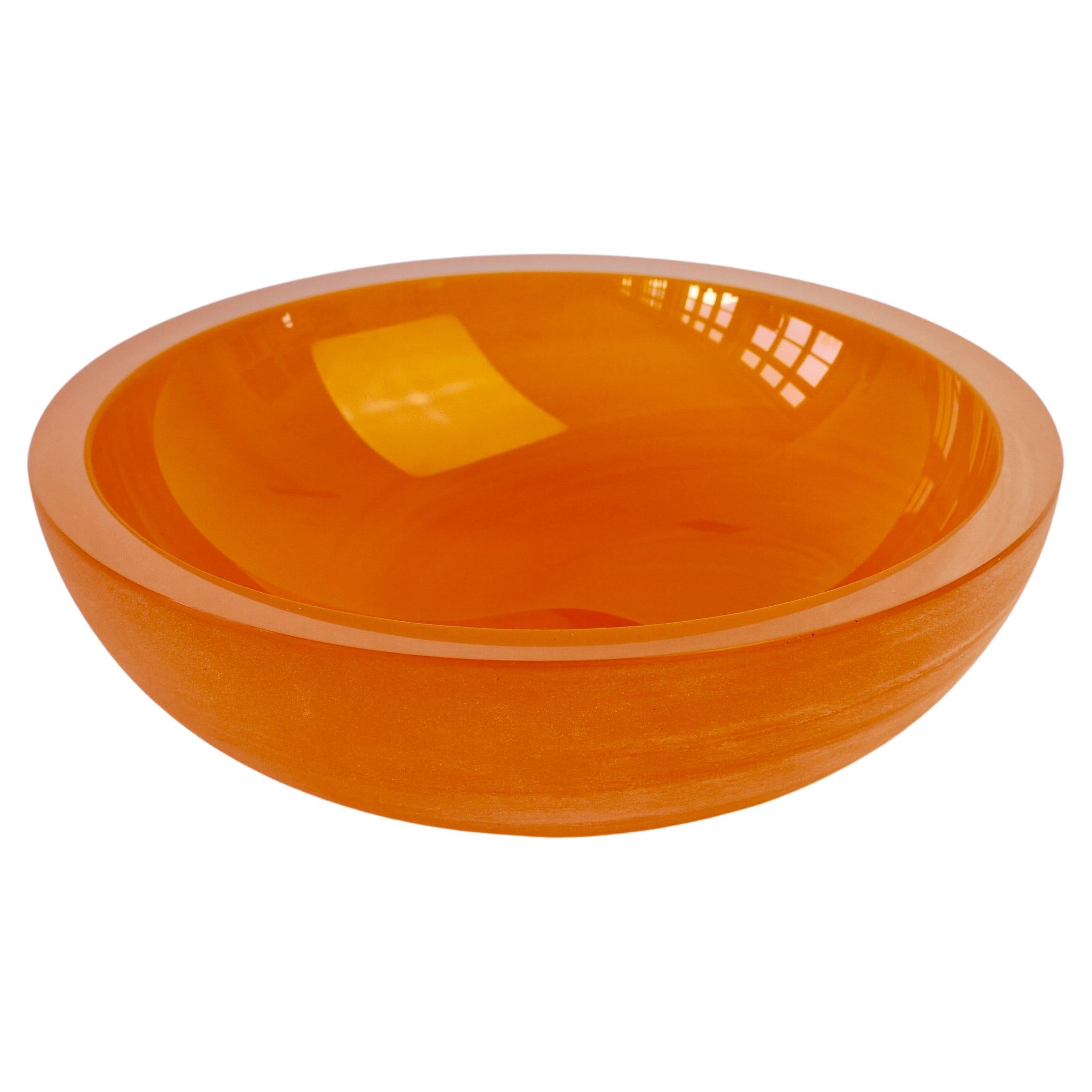 Gran cuenco o plato vintage de cristal esmerilado de Murano de color naranja firmado por Cenedese