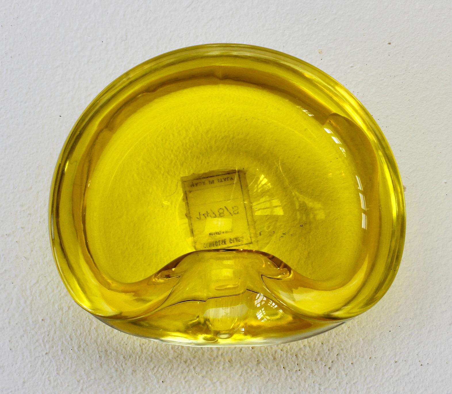 Cenedese Signed Mid-Century Italian Yellow Murano Glass Ashtray, circa 1960s 12
