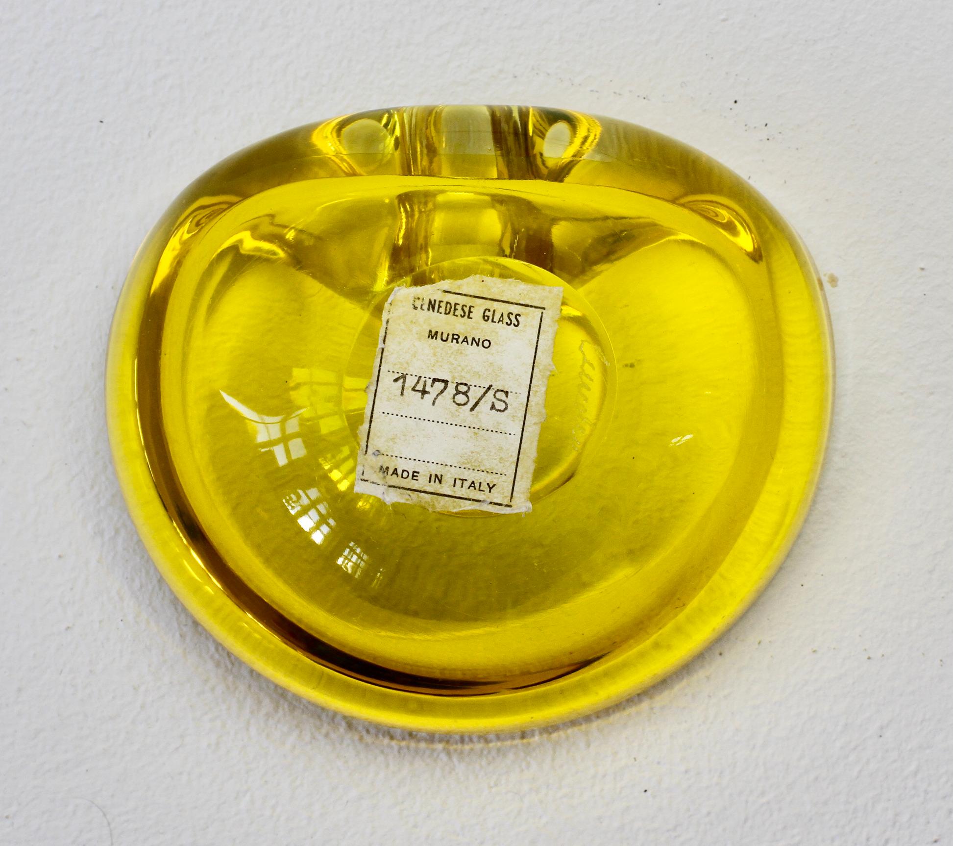 Cenedese Signed Mid-Century Italian Yellow Murano Glass Ashtray, circa 1960s 13