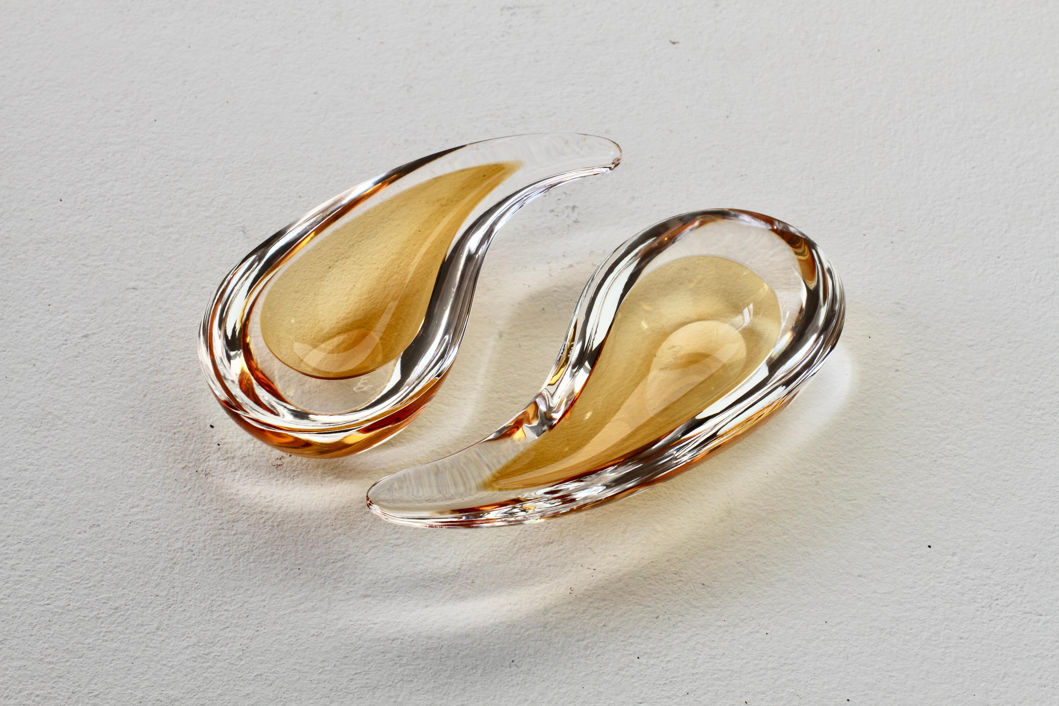 Blown Glass Cenedese Signed Pair of Mid-Century Modern Amber Murano Glass Snack Bowls 1960s For Sale