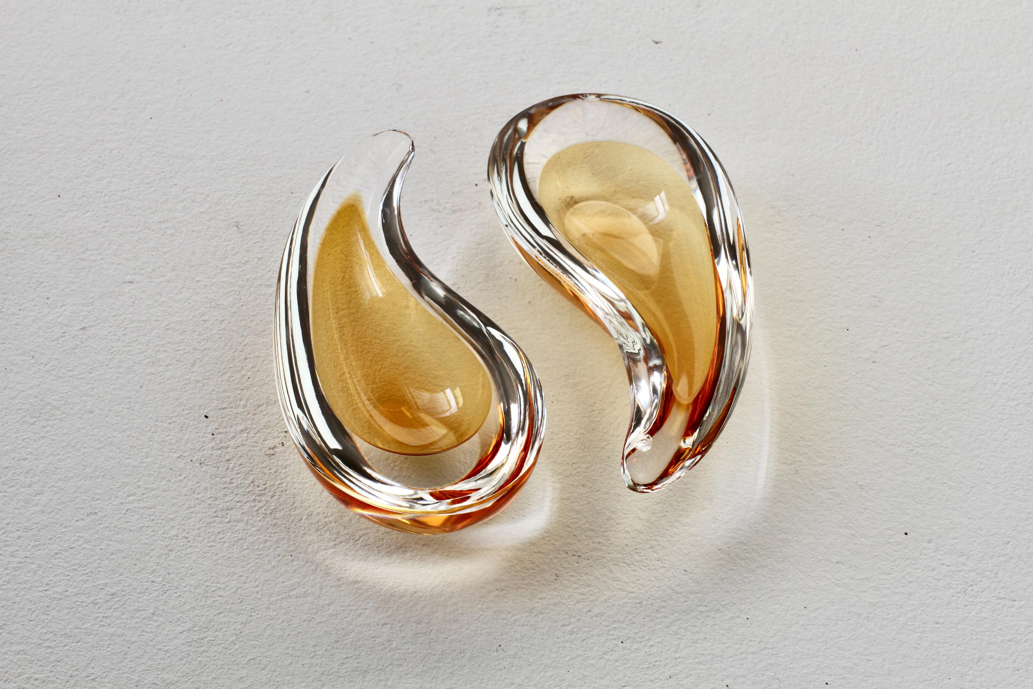 Cenedese Signed Pair of Mid-Century Modern Amber Murano Glass Snack Bowls 1960s For Sale 1
