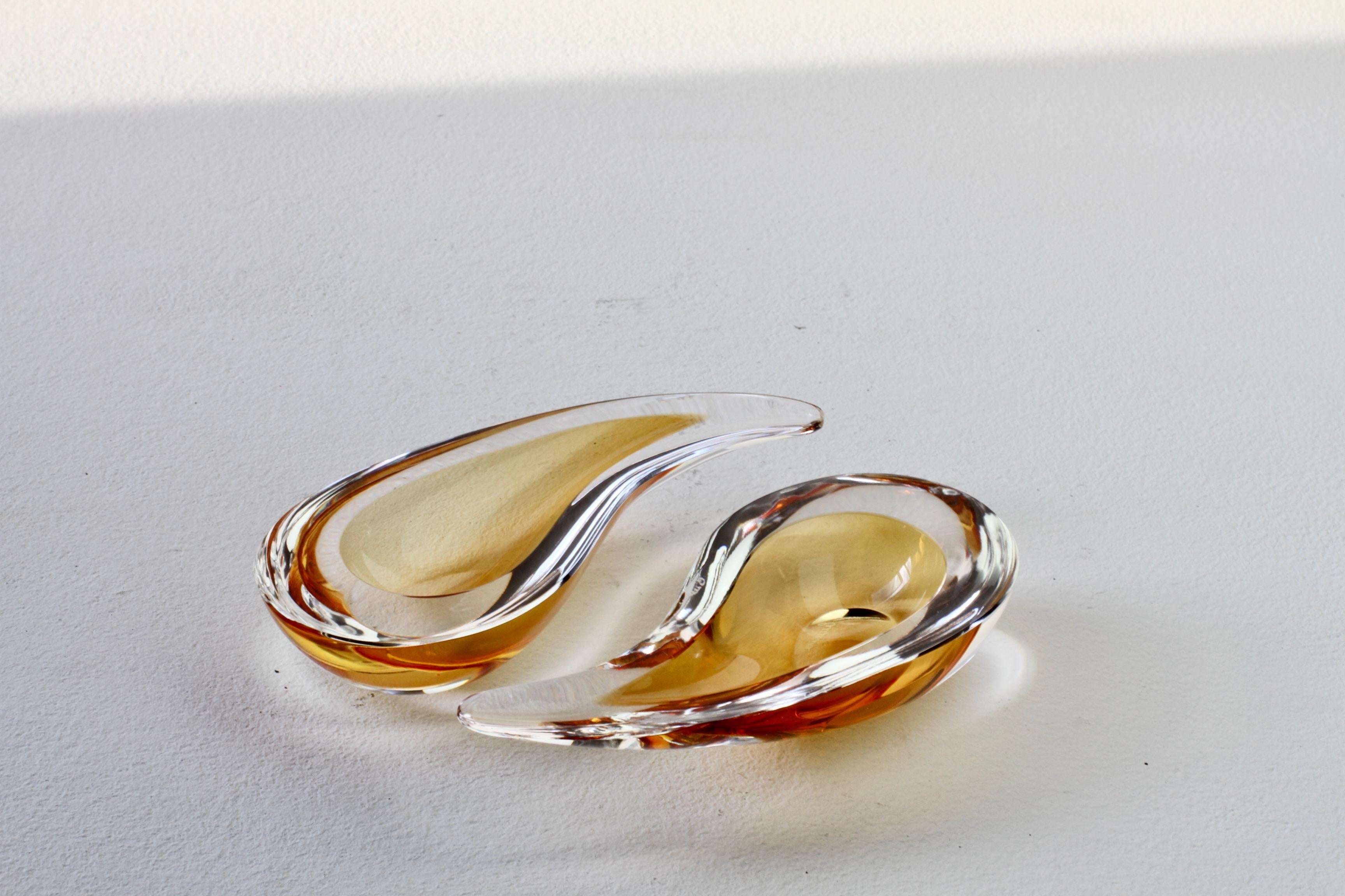 Cenedese Signed Pair of Mid-Century Modern Amber Murano Glass Snack Bowls 1960s For Sale 3