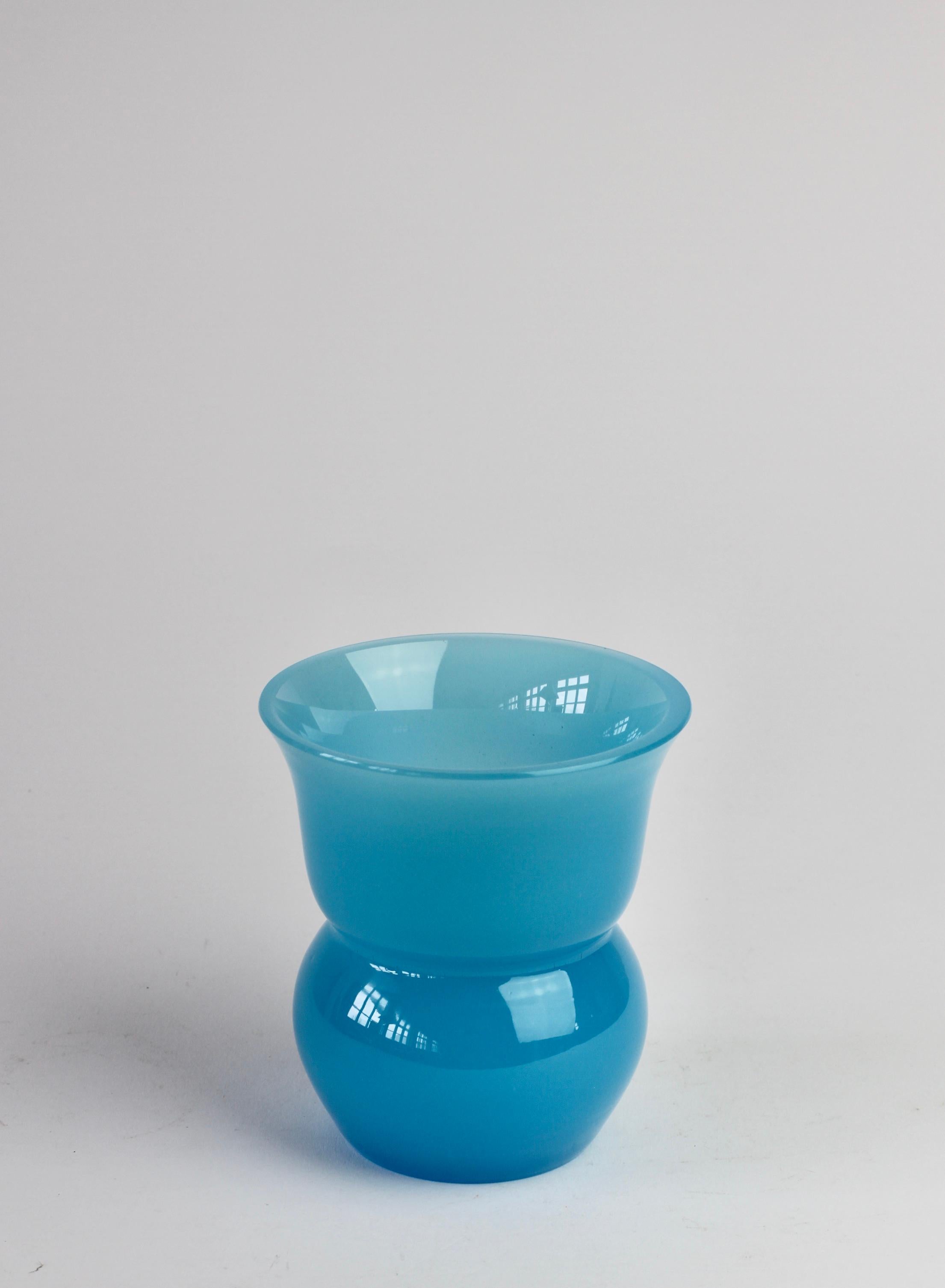 Vase aus hellblauem italienischem Muranoglas, Mid-Century, von Denedese (20. Jahrhundert) im Angebot