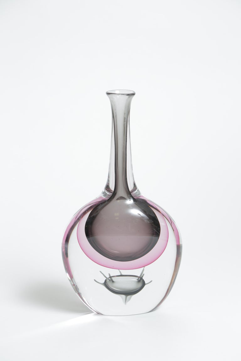 An elongated teardrop form in the Sommerso technique.
Possibly designed by Antonio da Ros.
Engraved signature.
