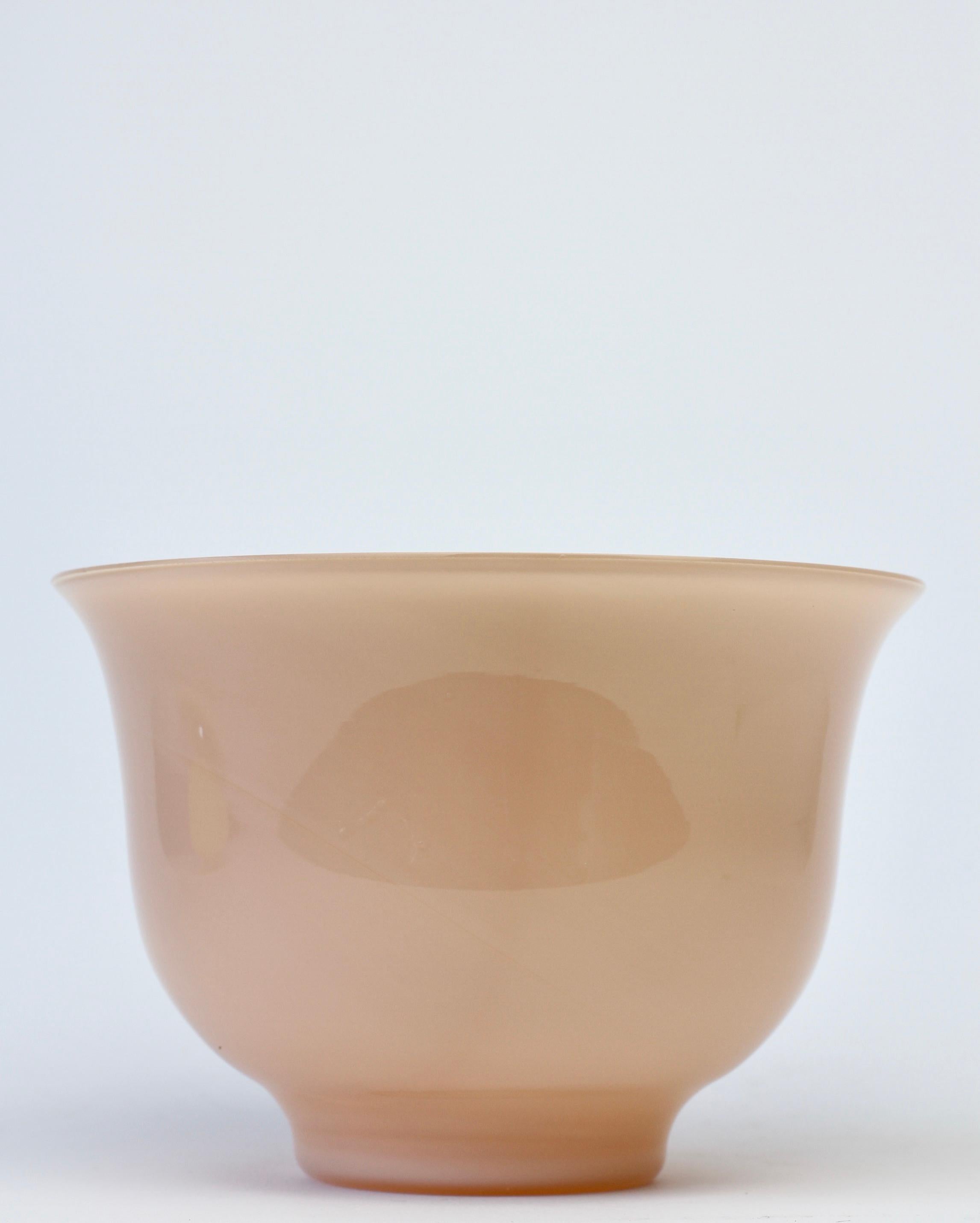 Italienische Nude-Rosa-Muranoglas-Schale, Vase oder Schale, Mid-Century-Vintage-Italienisch, von Cenedese (20. Jahrhundert) im Angebot