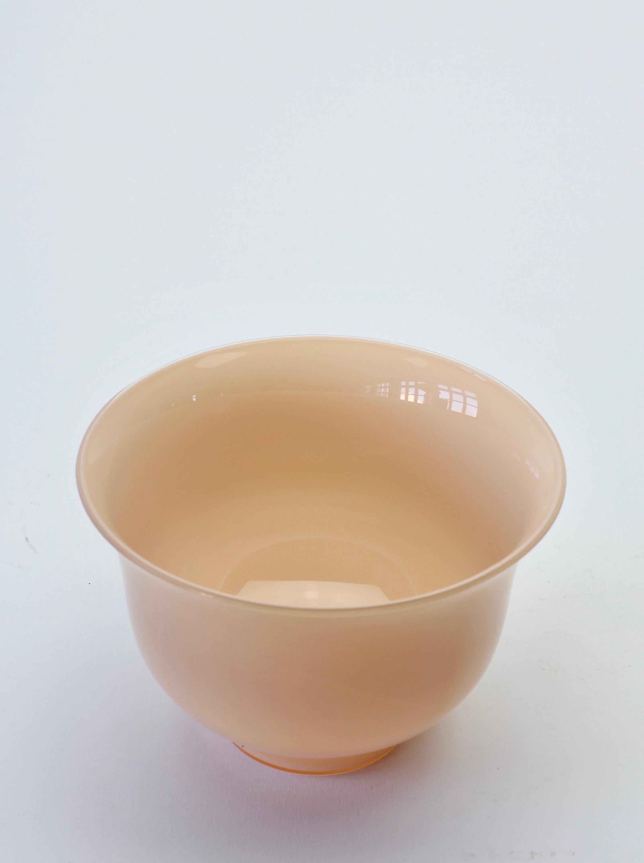 Blown Glass Cenedese Vintage Midcentury Italian Nude Pink Murano Glass Bowl, Vase or Dish For Sale