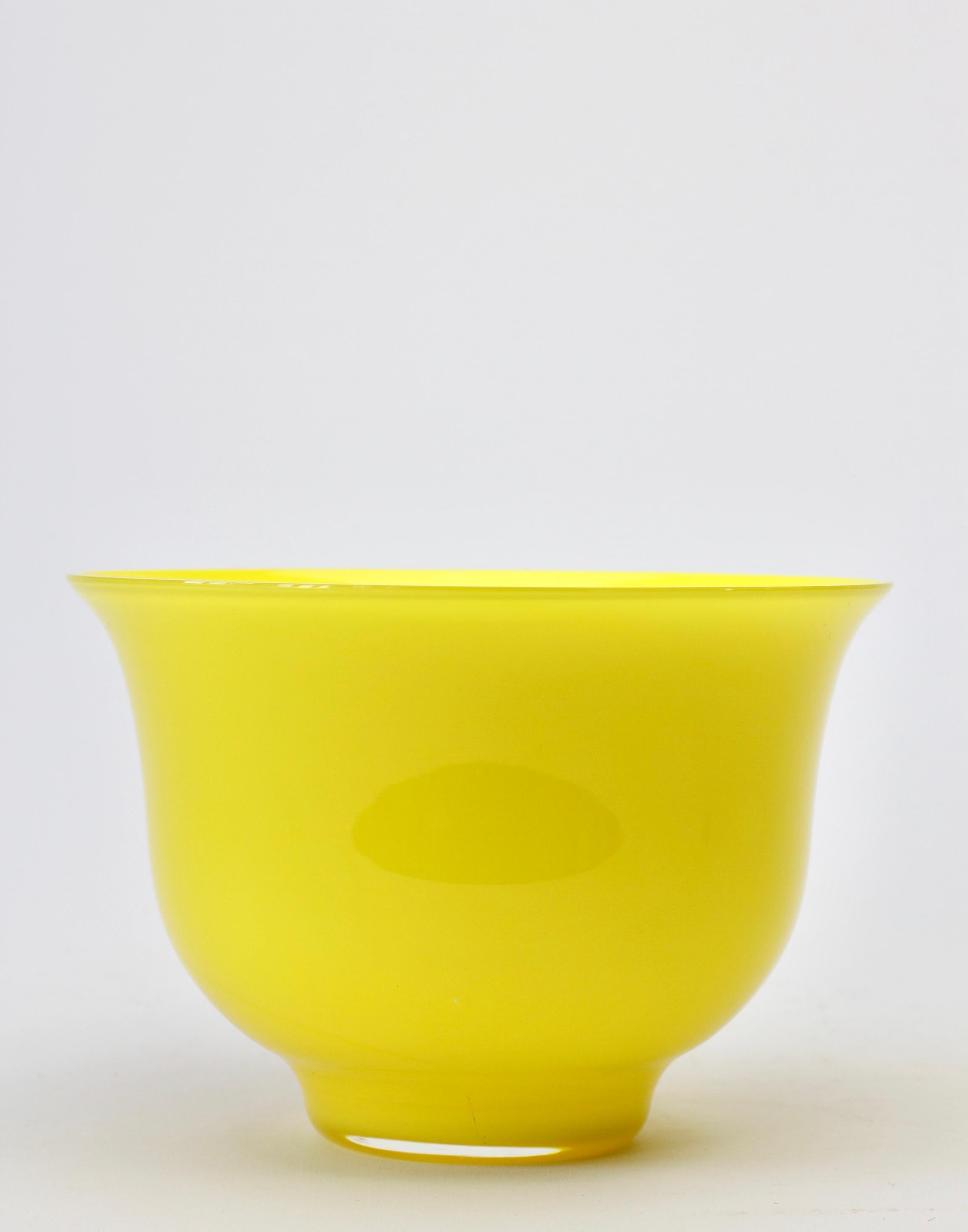 Midcentury vintage Cenedese Vetri of Murano, Italy. Particularly striking is the vessel's elegant form and yellow color (color).

We have a full range of Murano glass from Cenedese, including bowls, vases, vessels and ashtrays, in various colors