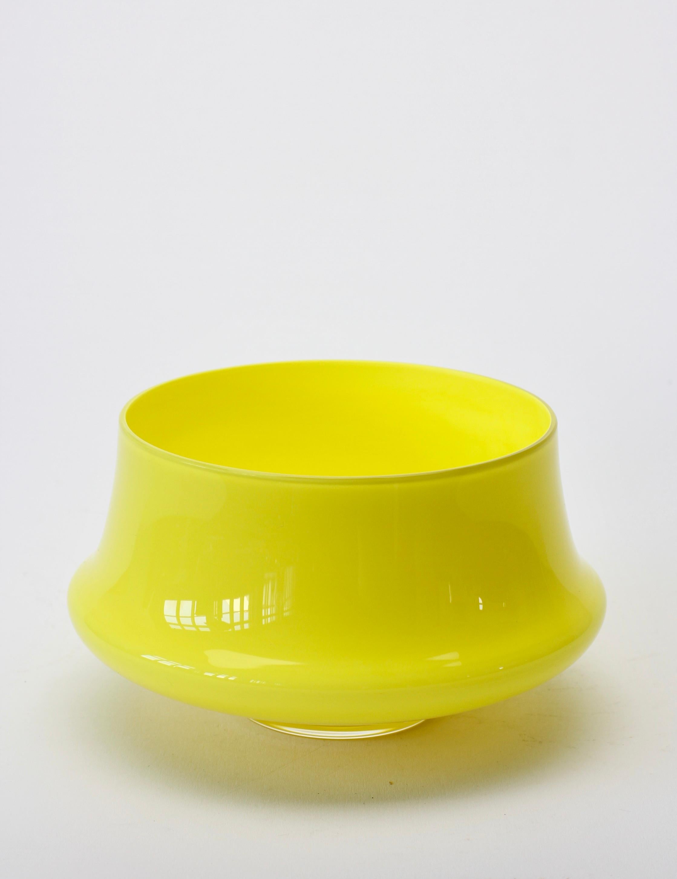 Mid-Century Modern Cenedese Vintage Midcentury Italian Yellow Murano Glass Bowl, Vase or Dish For Sale