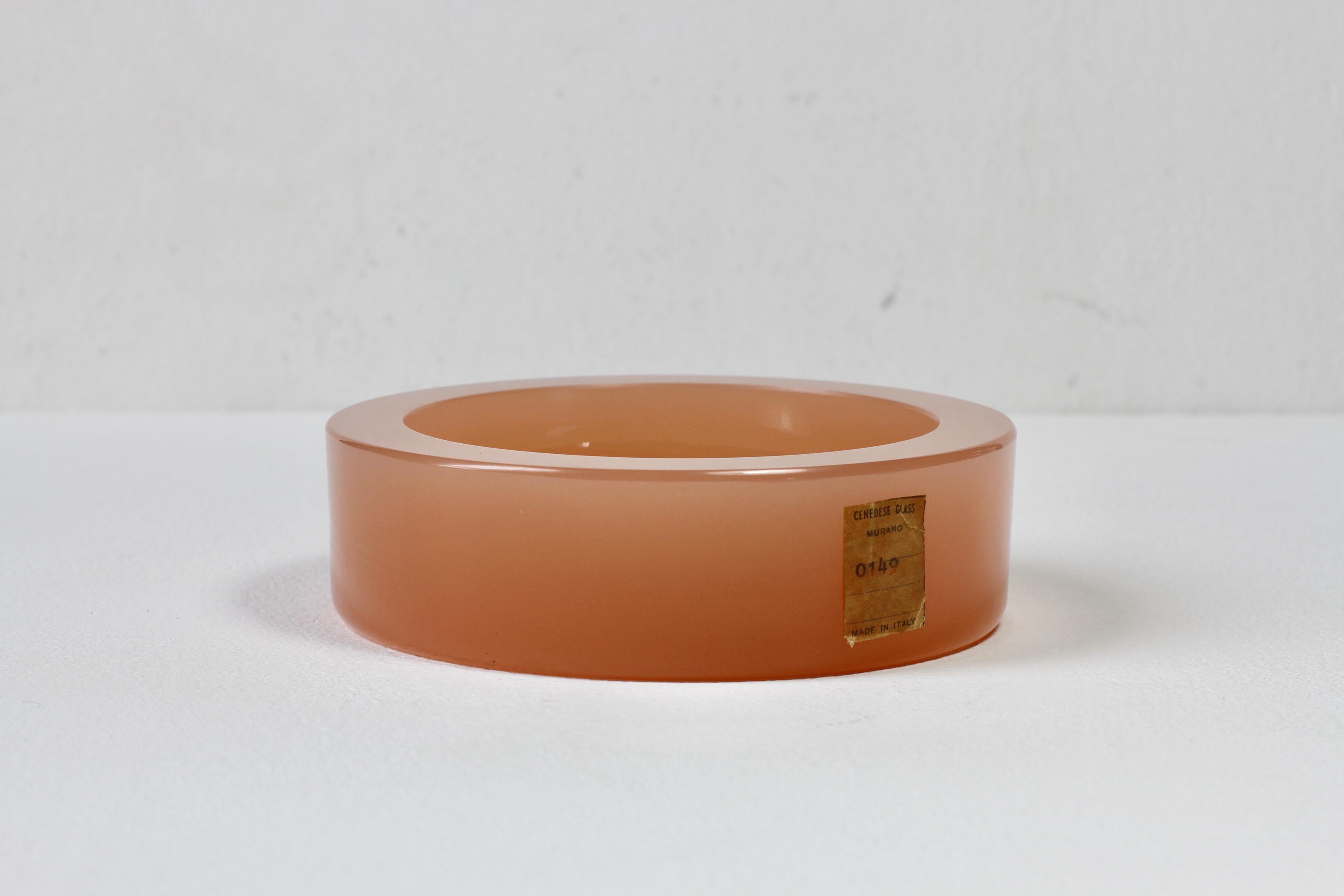 Cenedese Vintage Mid-Century Pink Opaline Murano Glass Dish Bowl or Ashtray 1949 en vente 9