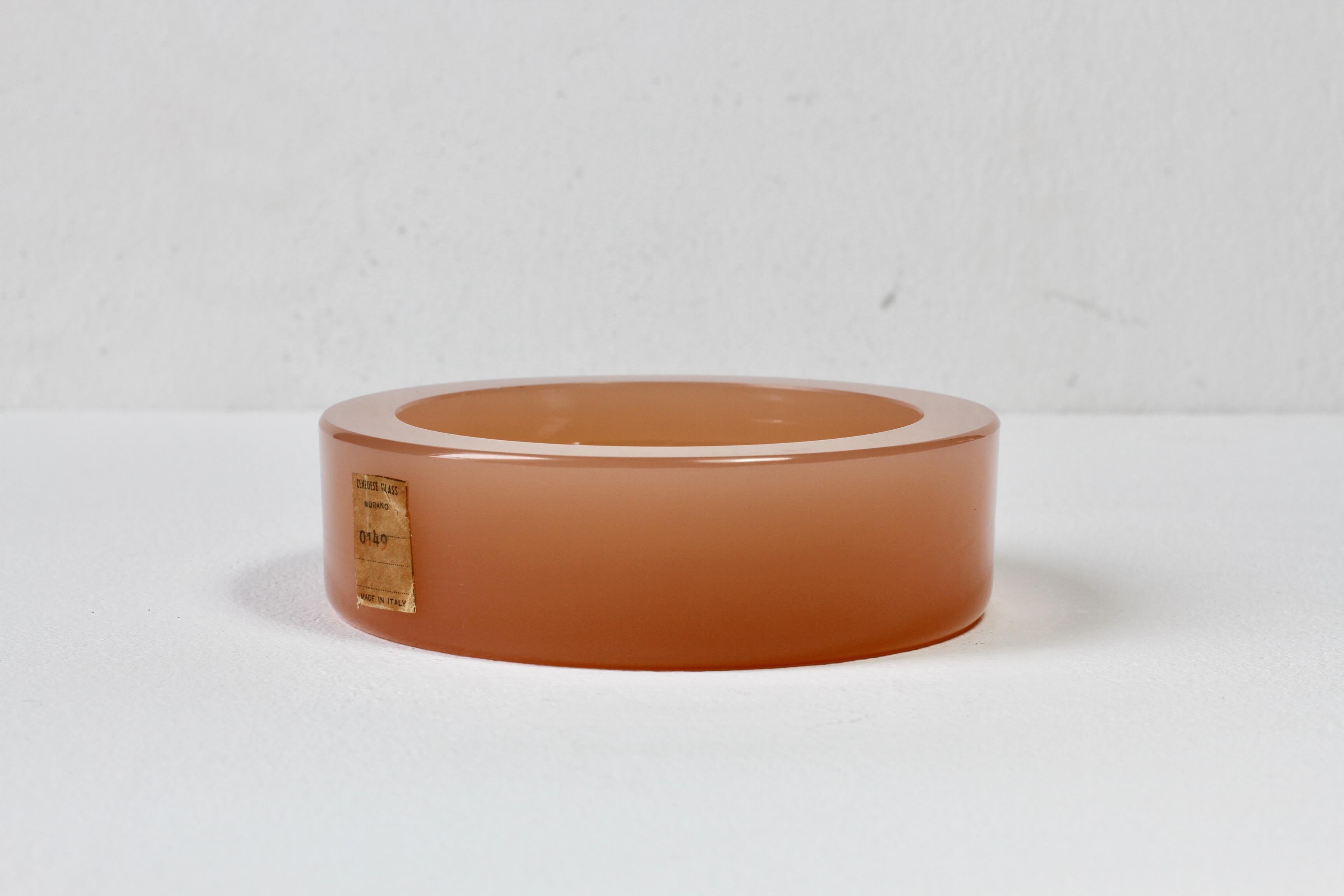 Cenedese Vintage Mid-Century Pink Opaline Murano Glass Dish Bowl or Ashtray 1949 In Good Condition For Sale In Landau an der Isar, Bayern