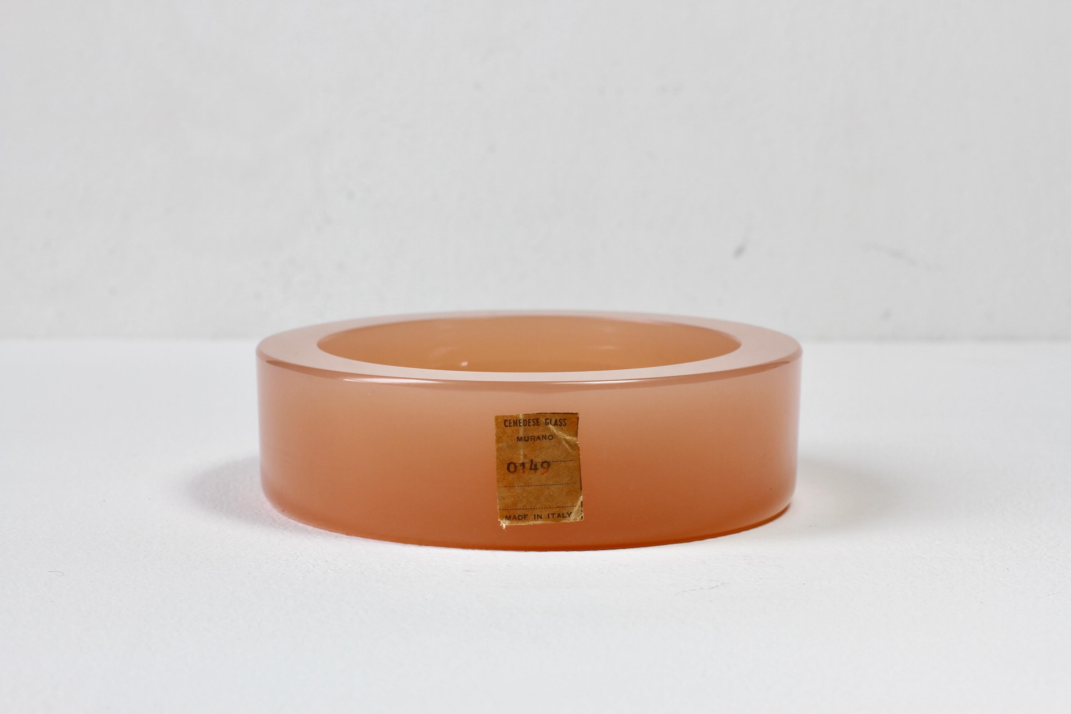 20ième siècle Cenedese Vintage Mid-Century Pink Opaline Murano Glass Dish Bowl or Ashtray 1949 en vente