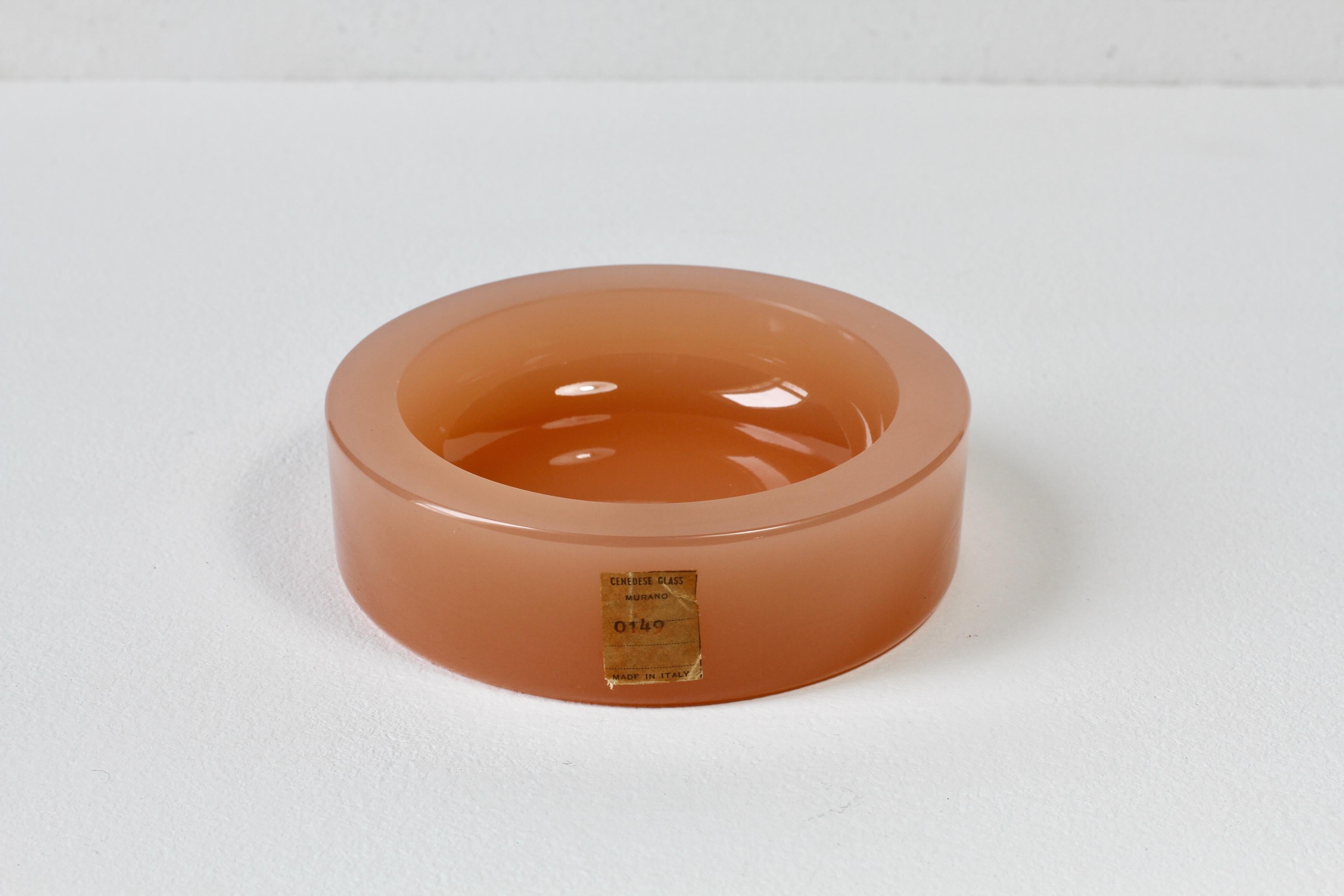 Verre brun Cenedese Vintage Mid-Century Pink Opaline Murano Glass Dish Bowl or Ashtray 1949 en vente