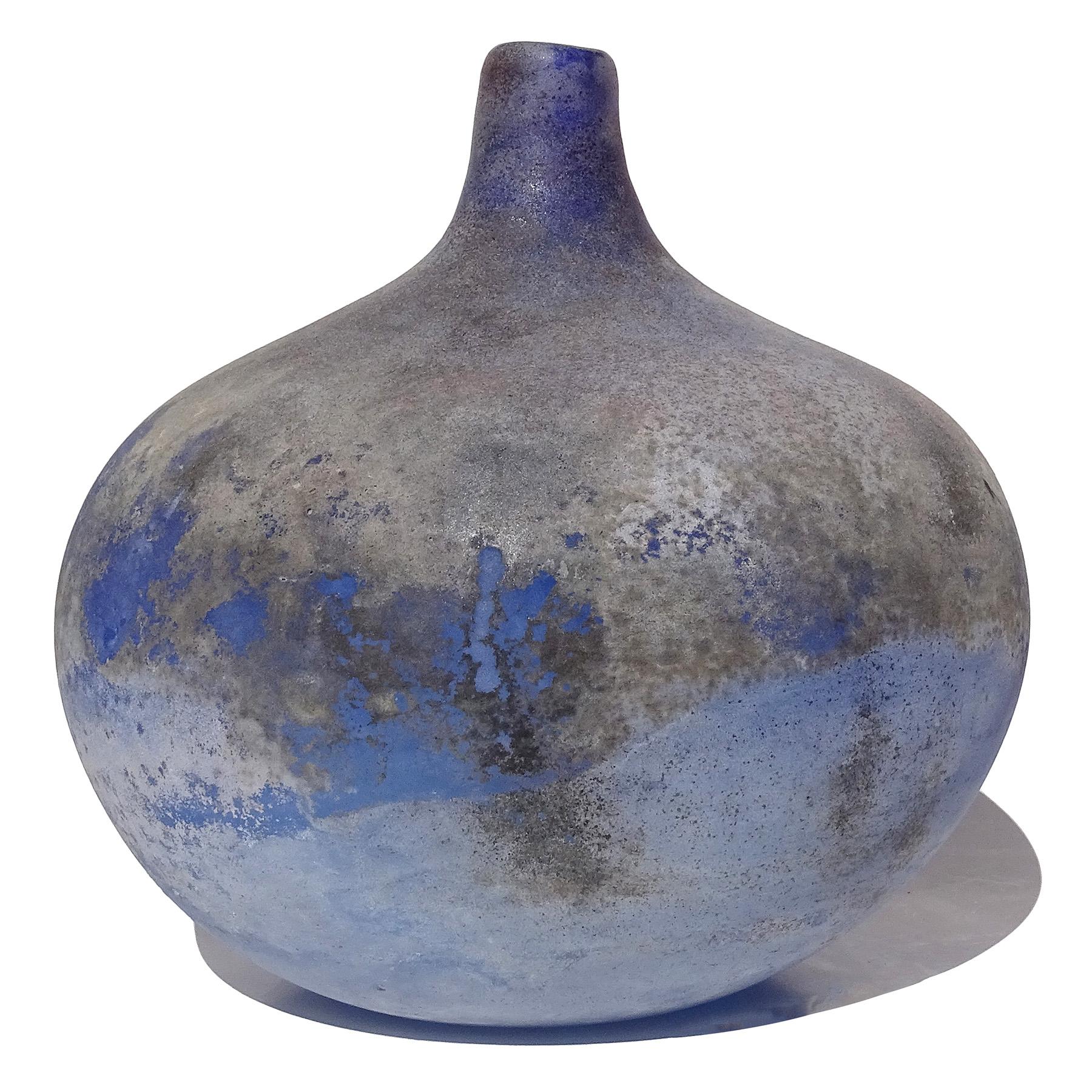 Late 20th Century Cenedese Xlrg Murano Blue Black Gray Scavo Texture Italian Art Glass Flower Vase For Sale