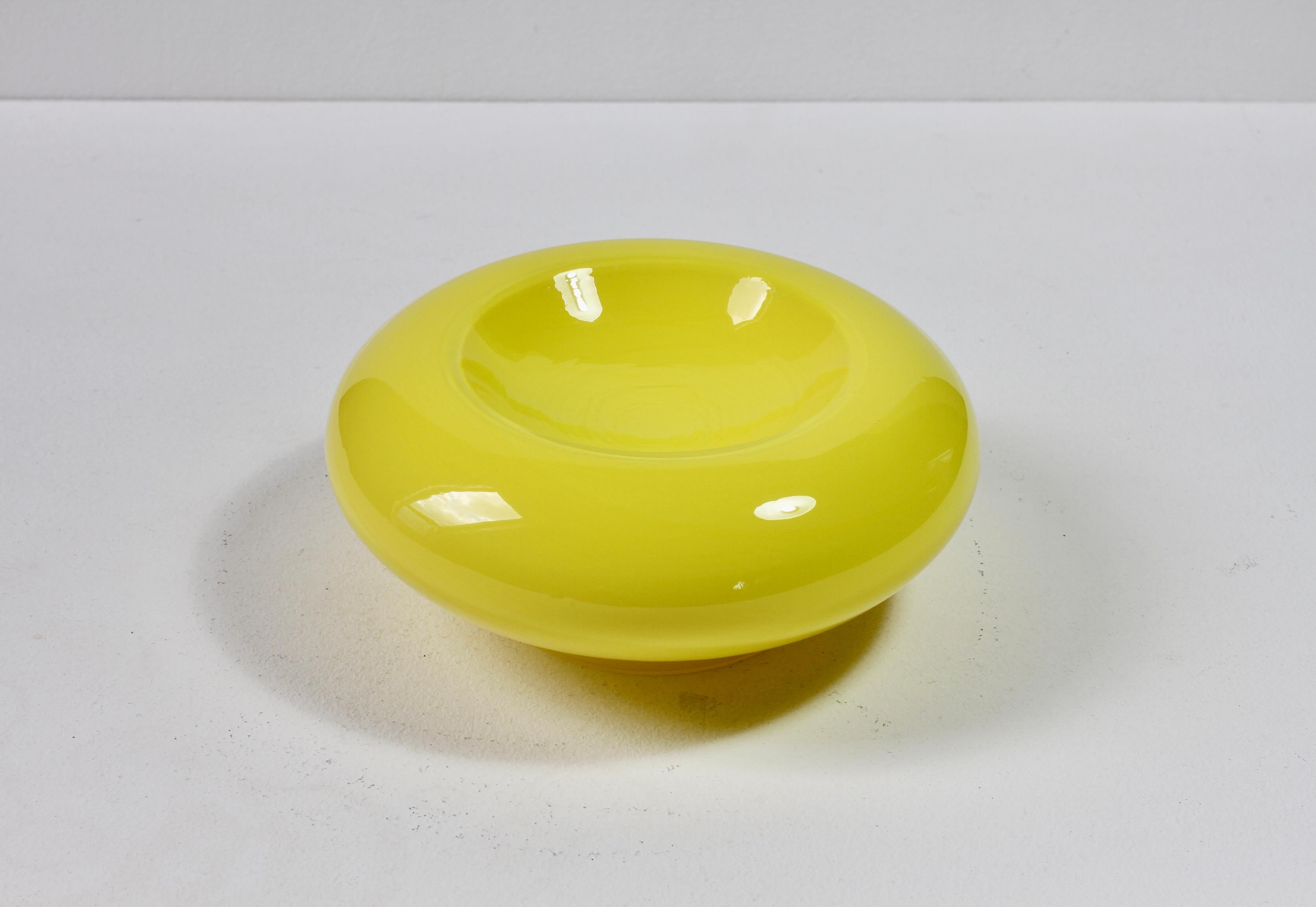 Cenedese Yellow Mid-Century Modern Italian Murano Glass Bowl or Vase attr. Nason Bon état - En vente à Landau an der Isar, Bayern