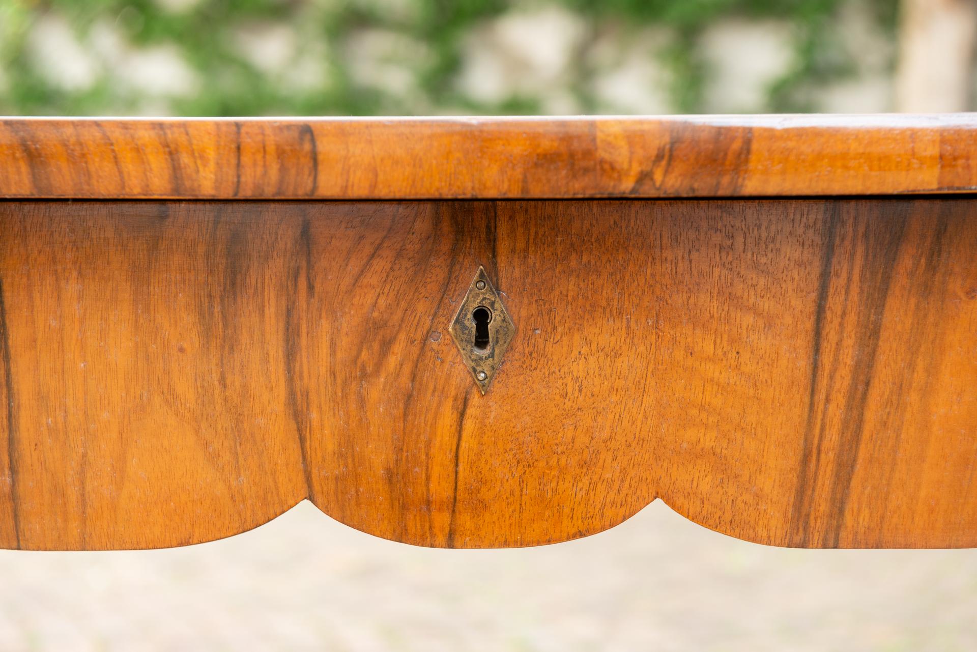 Noce Scrivania Biedermeier da centro in vendita