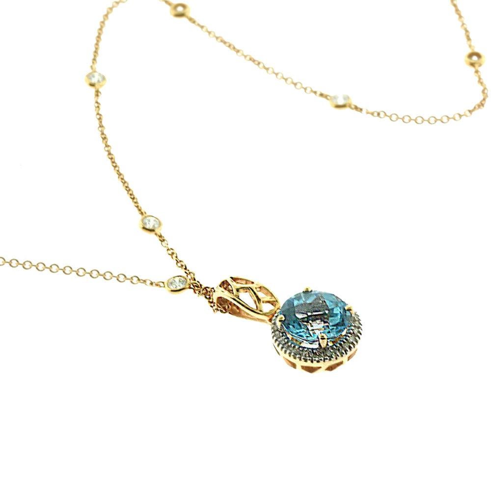 Center Blue Topaz and Diamond in 18 Karat Yellow Gold Halo Pendant Necklace In Good Condition In Miami, FL