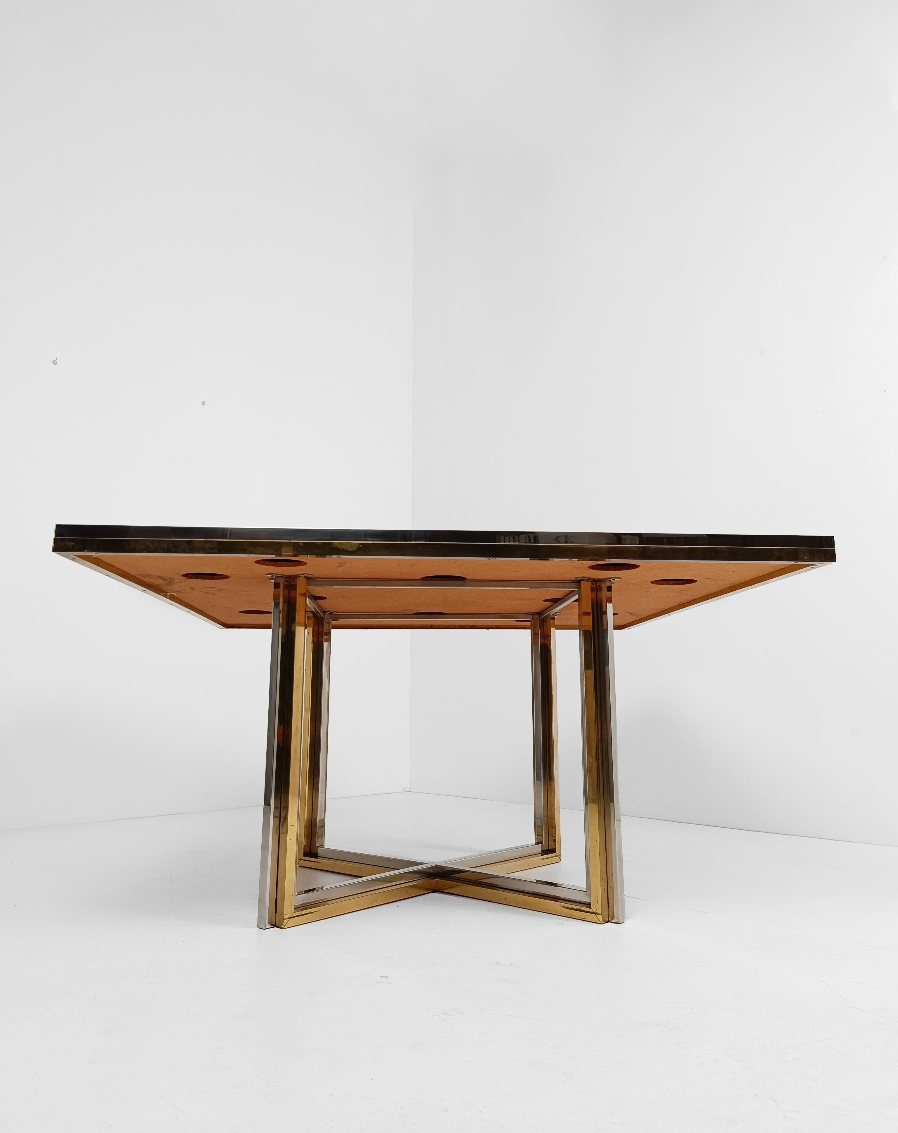 Table centrale/de salle à manger en Lucite, laiton et métal chromé de Romeo Rega, Italie, années 70 en vente 3