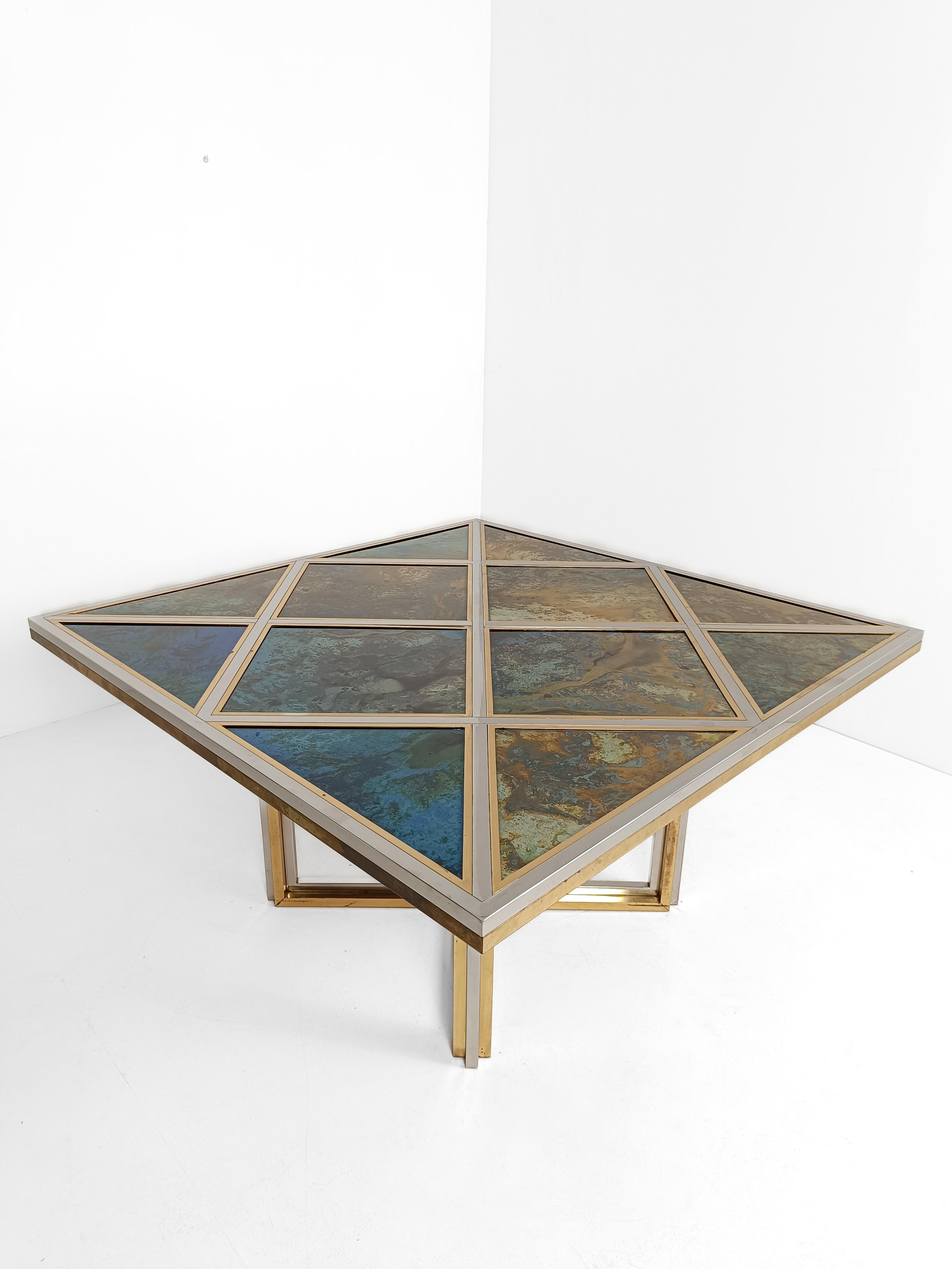 italien Table centrale/de salle à manger en Lucite, laiton et métal chromé de Romeo Rega, Italie, années 70 en vente