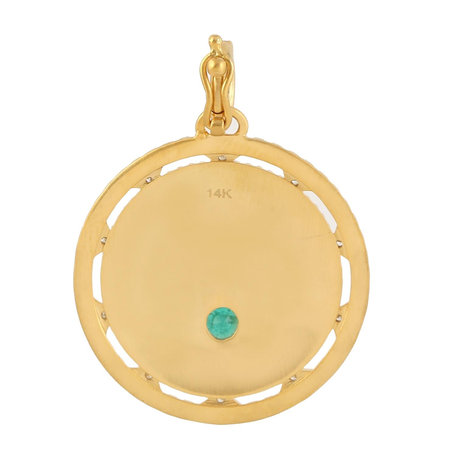 Taille mixte Pendentif centre émeraude avec diamants en or jaune 14 carats en vente