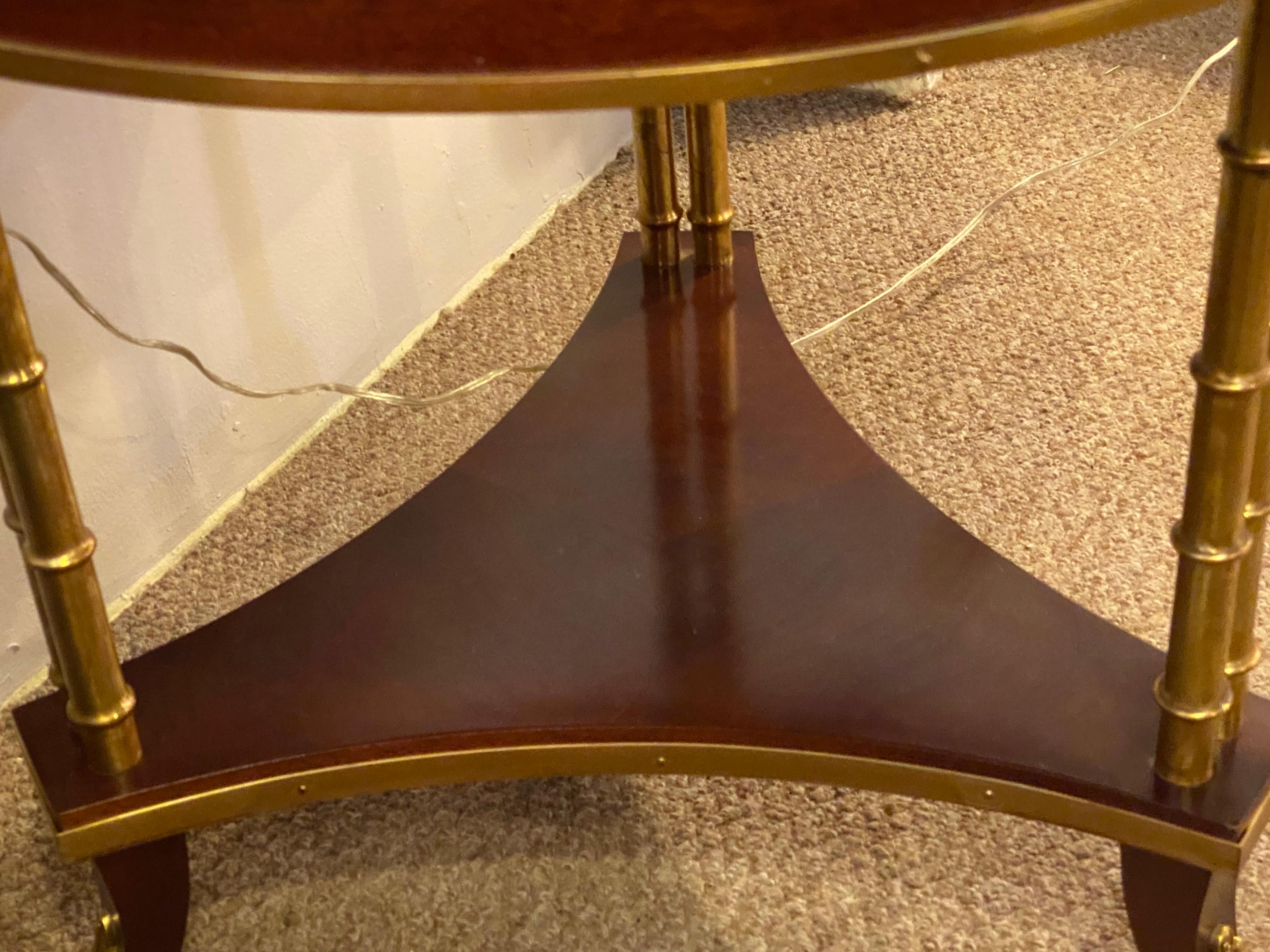 Table centrale, d'extrémité ou d'appoint en acajou avec base en faux bambou et plateau en marbre en vente 3