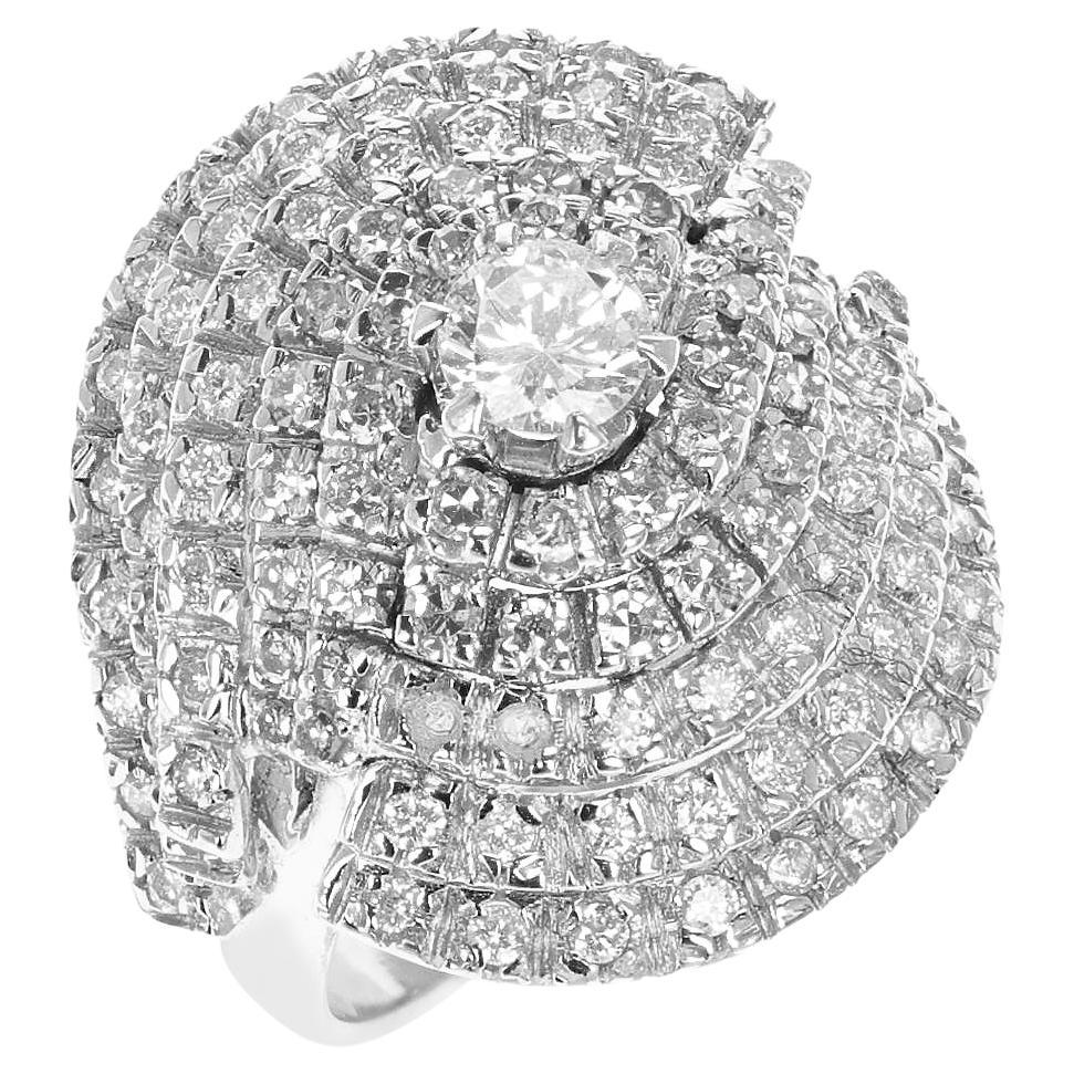 In der Mitte runder Diamant mit Diamant geschichteter Cocktail-Ring, 18k