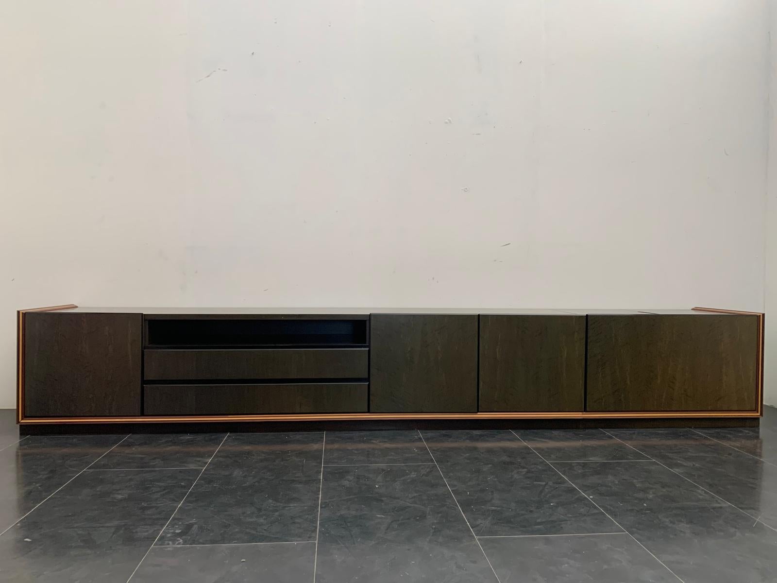 Fine XX secolo Set di divani da centro e credenza di Vittorio Frigerio 1981