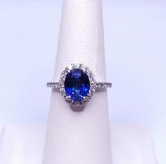 Center Stone Blue Sapphire Oval Cut with Diamond