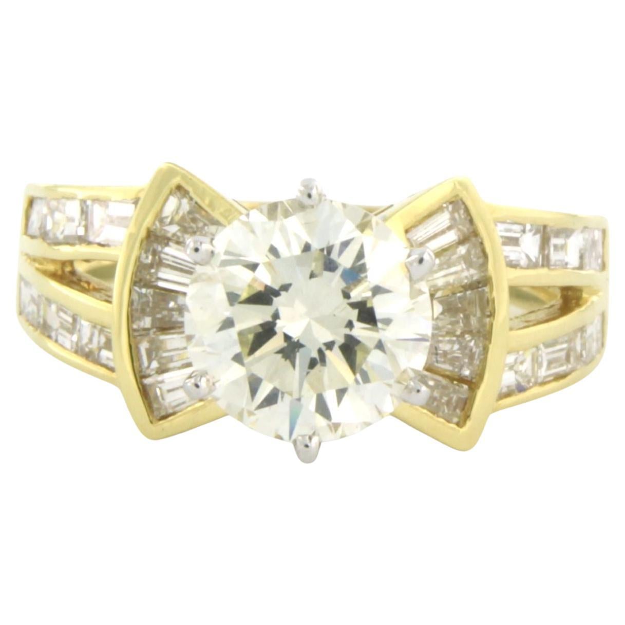 Center stone brilliant cut up to 2.20ct and diamonds up to 1.20ct 18k gold ring For Sale