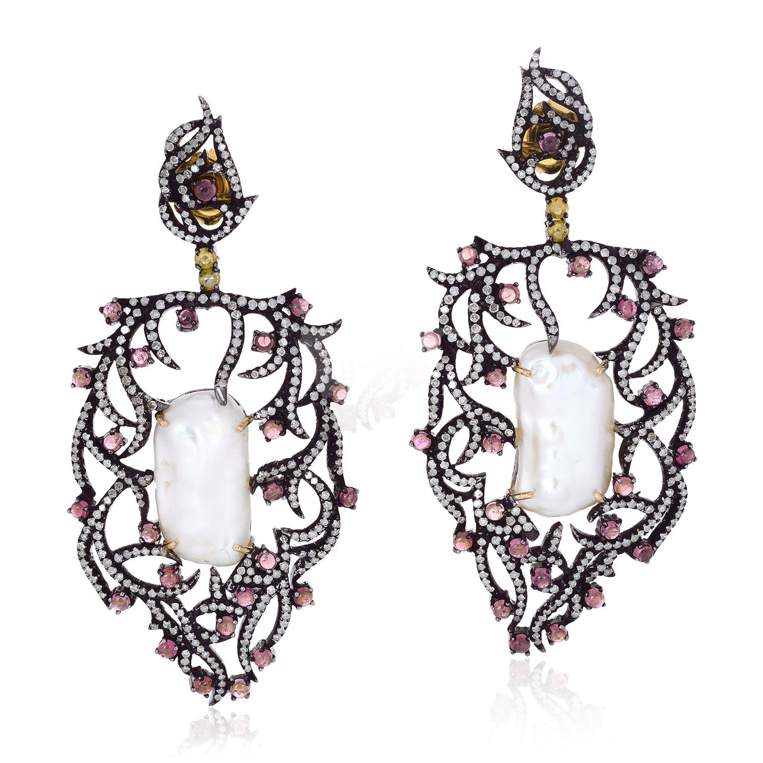 Center Stone Pearl Earrings With Pink Tourmaline & Diamonds Made In 18k Gold In New Condition For Sale In New York, NY