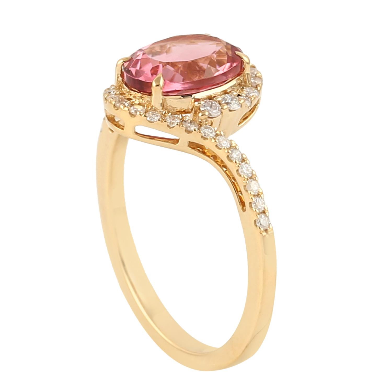 Center Stone Pink Tourmaline Ring with Pave DIamond Made in 18k Gold In New Condition For Sale In New York, NY