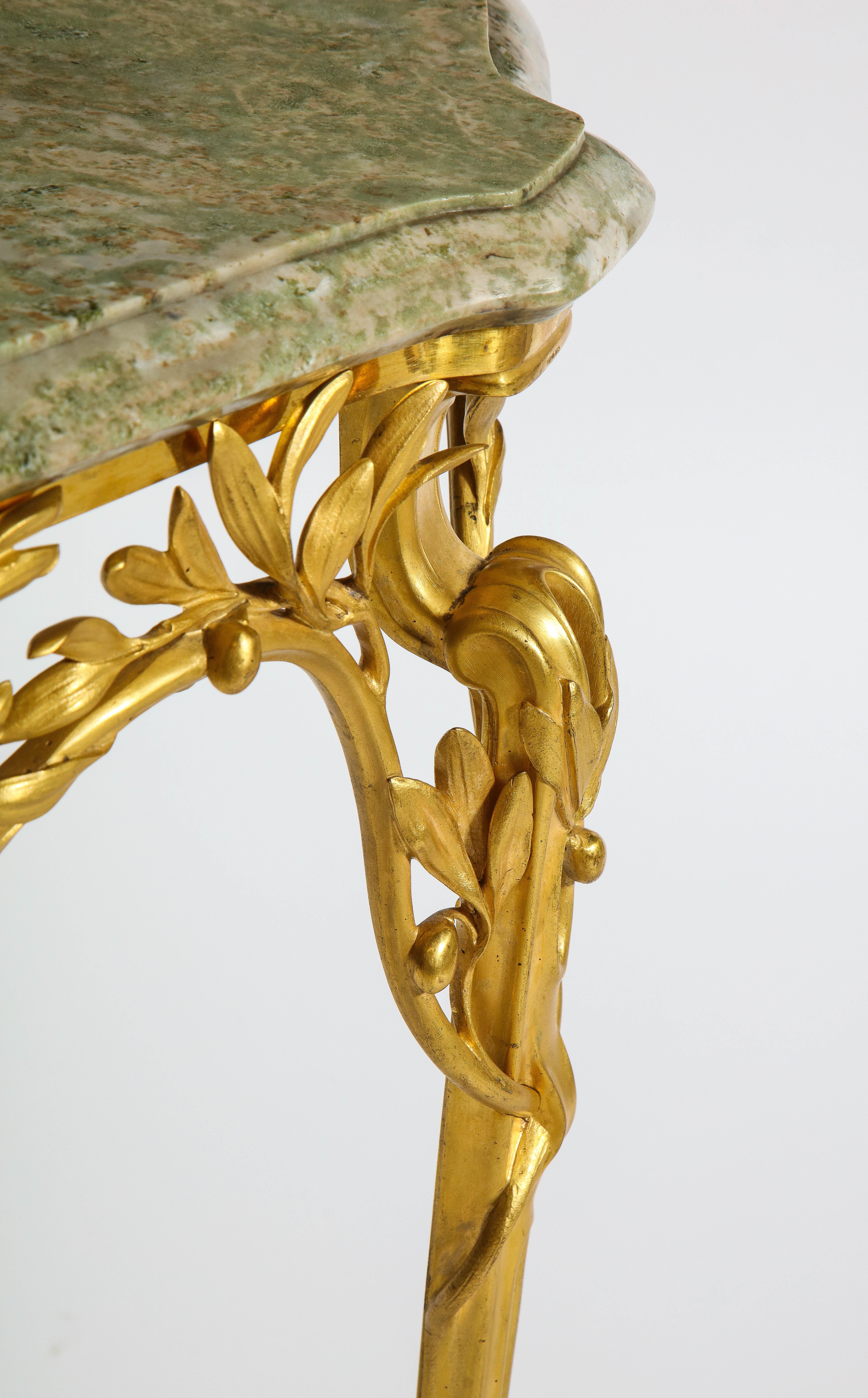 Tavolo da centro al dettaglio di Tiffany & Co., bronzo dorato e piano in marmo, firmato 2