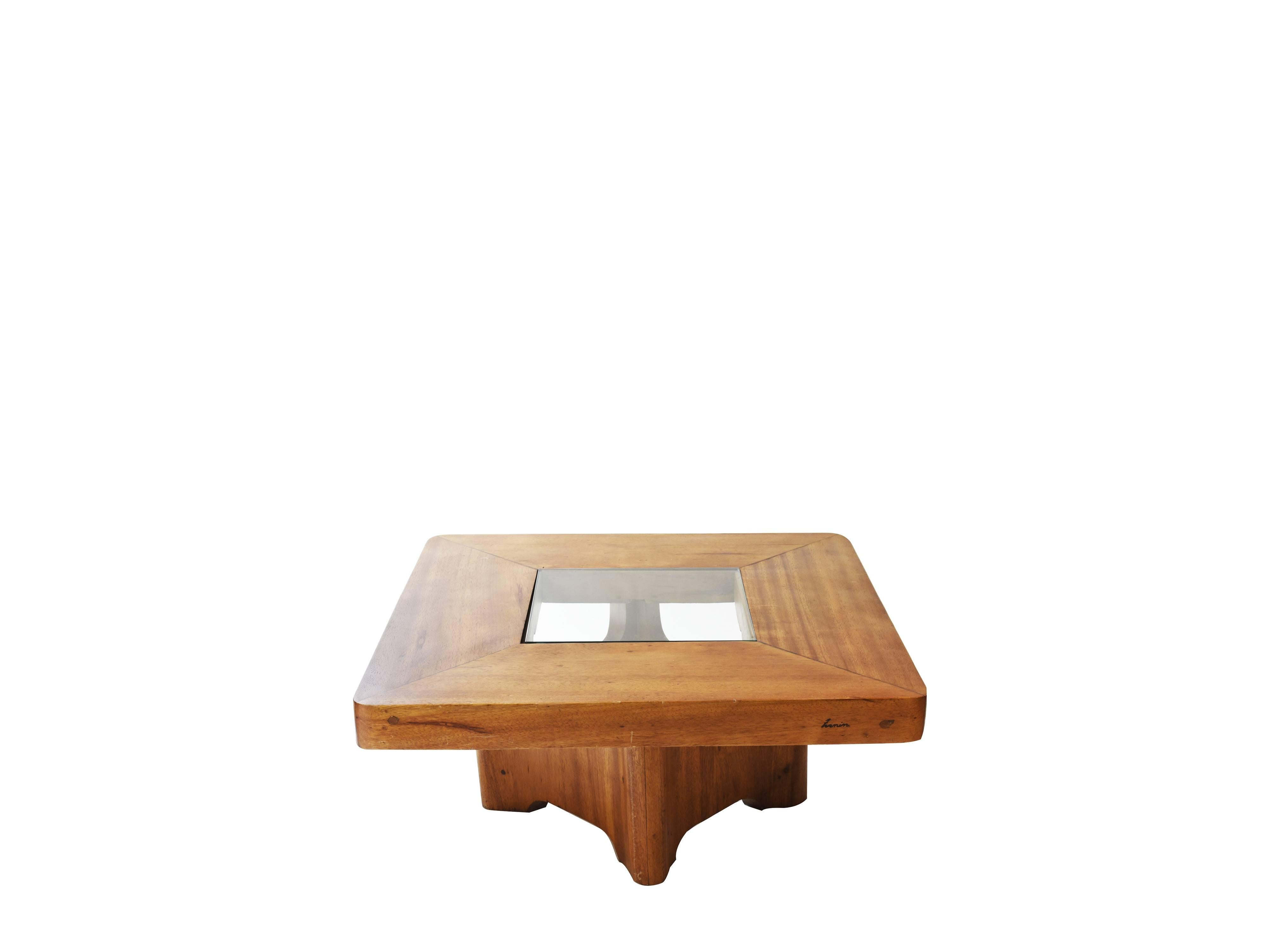 Built of hardwood, this center table is part of the phase after the closure of the Z Artistic Furniture, in which the self-taught worked with raw wood and not plywood.

Also known as 