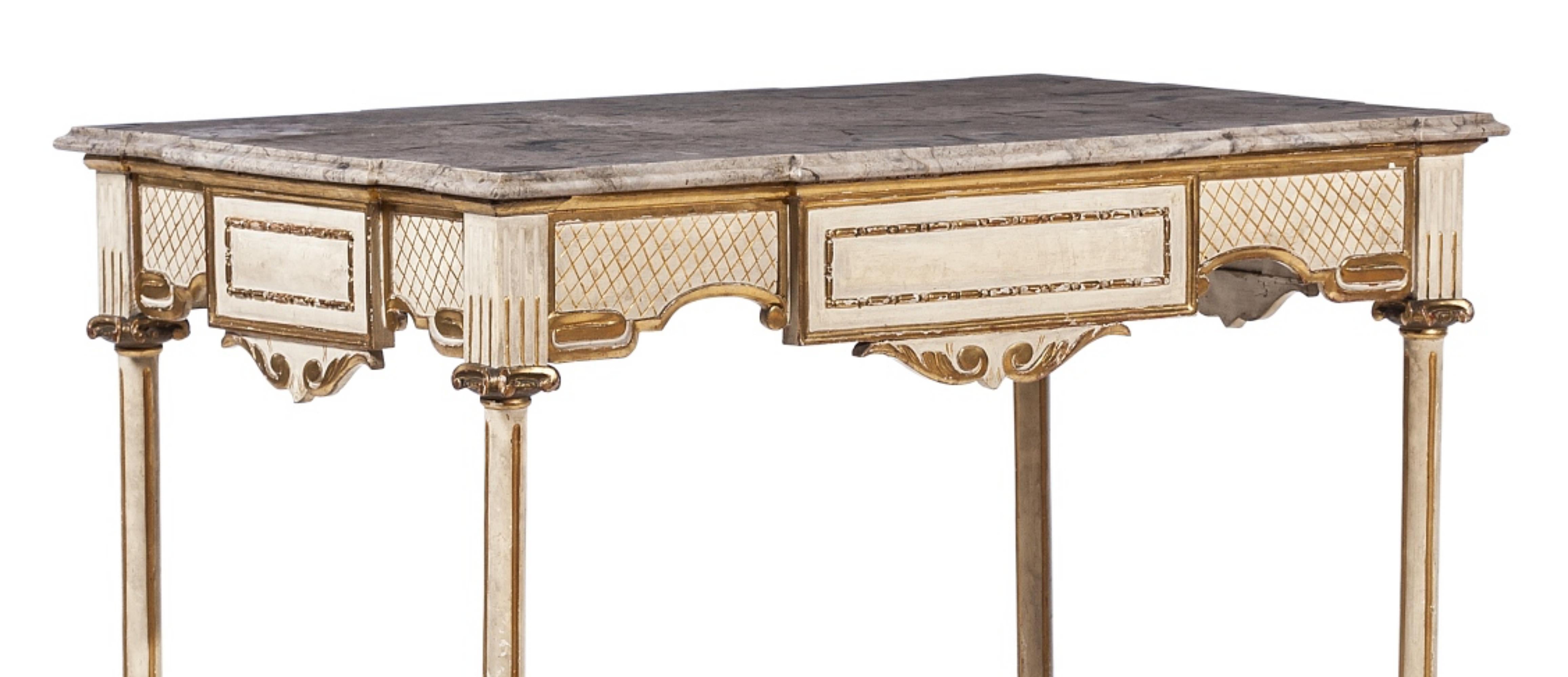 Français Table centrale française, début du XIXe siècle, style Louis XV en vente