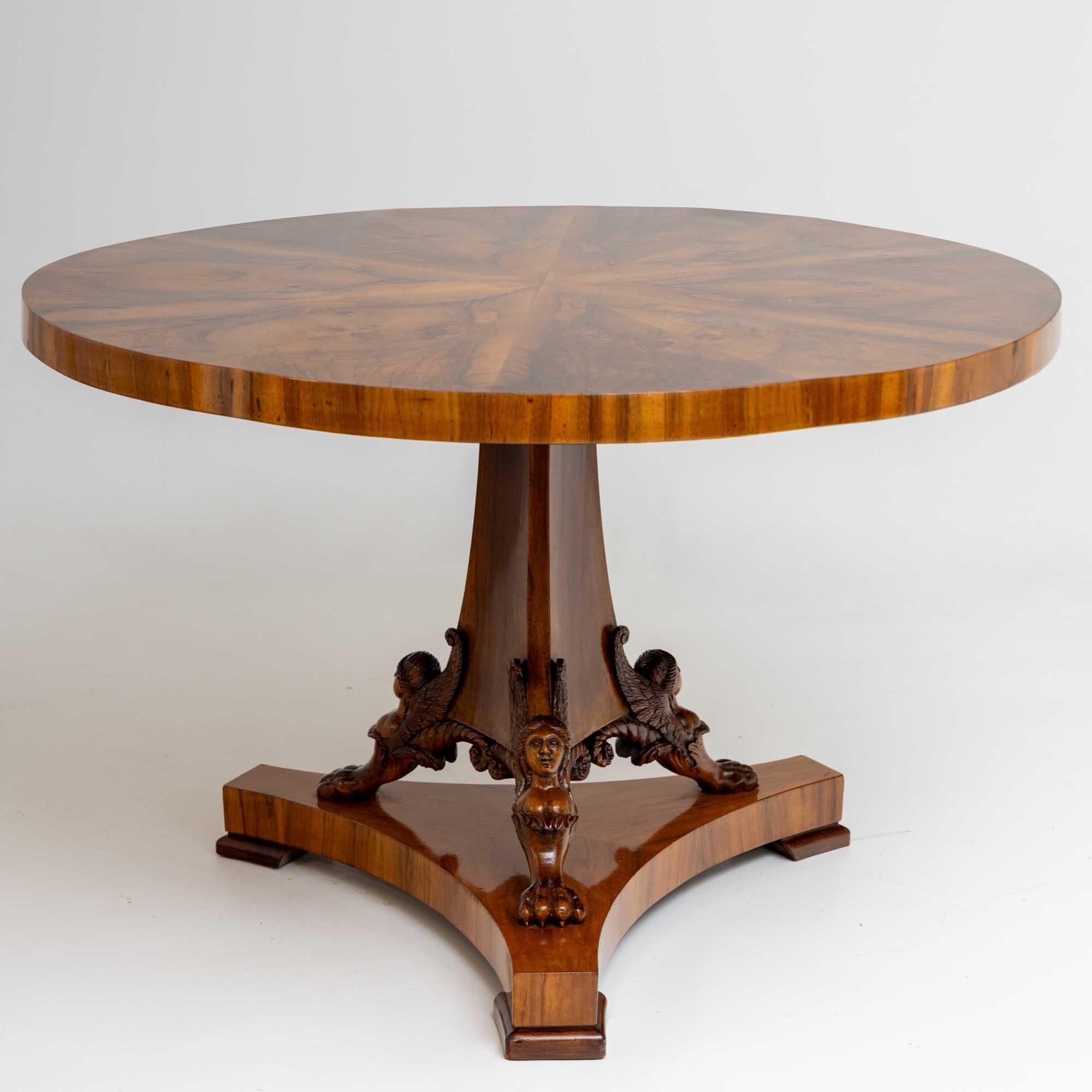 Center Table in Walnut, Vienna, early 19th Century 8