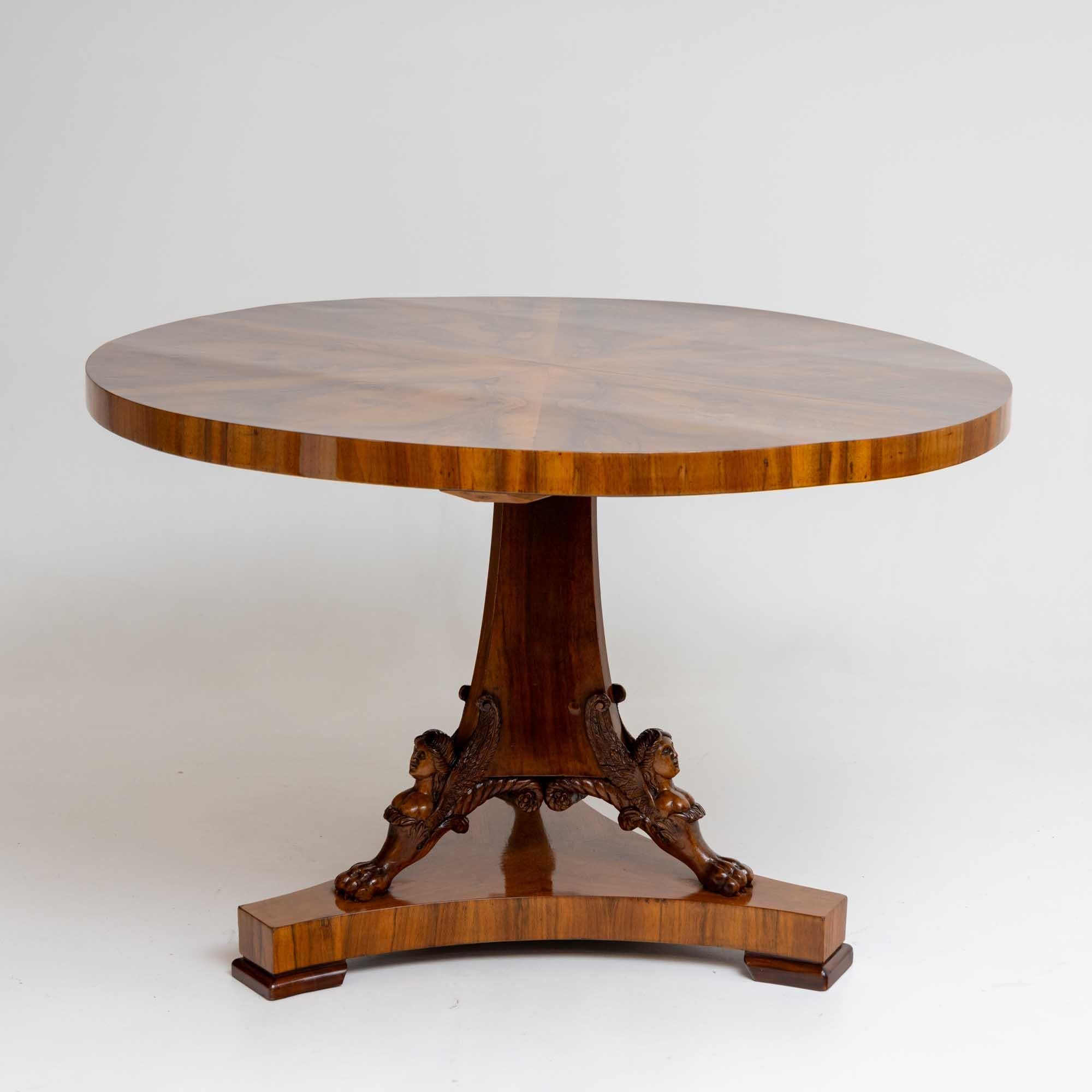 Center Table in Walnut, Vienna, early 19th Century 9